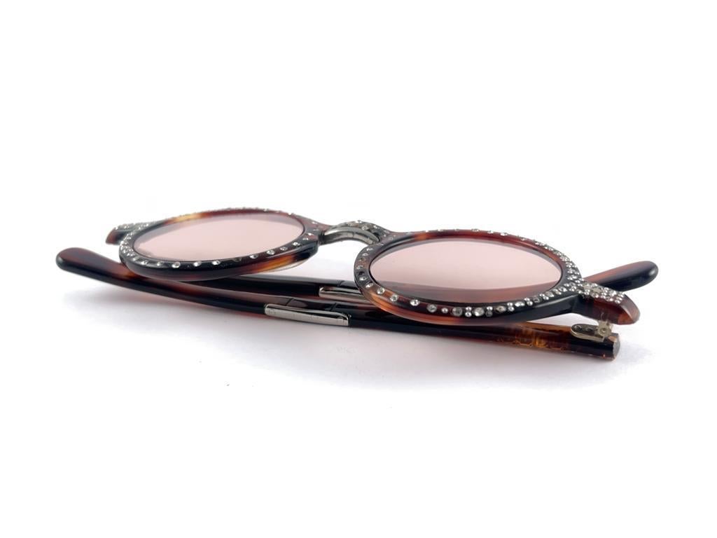 Mint Vintage Round Rhinestones Tortoise Foldability 1980's France Sunglasses en vente 8
