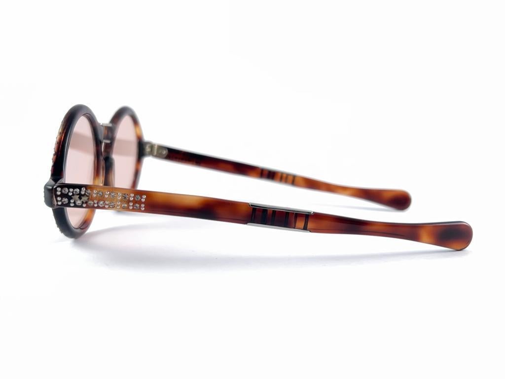 Mint Vintage-Sonnenbrille mit runden Strasssteinen und Schildpatt, klappbar, 1980er Jahre im Angebot 1