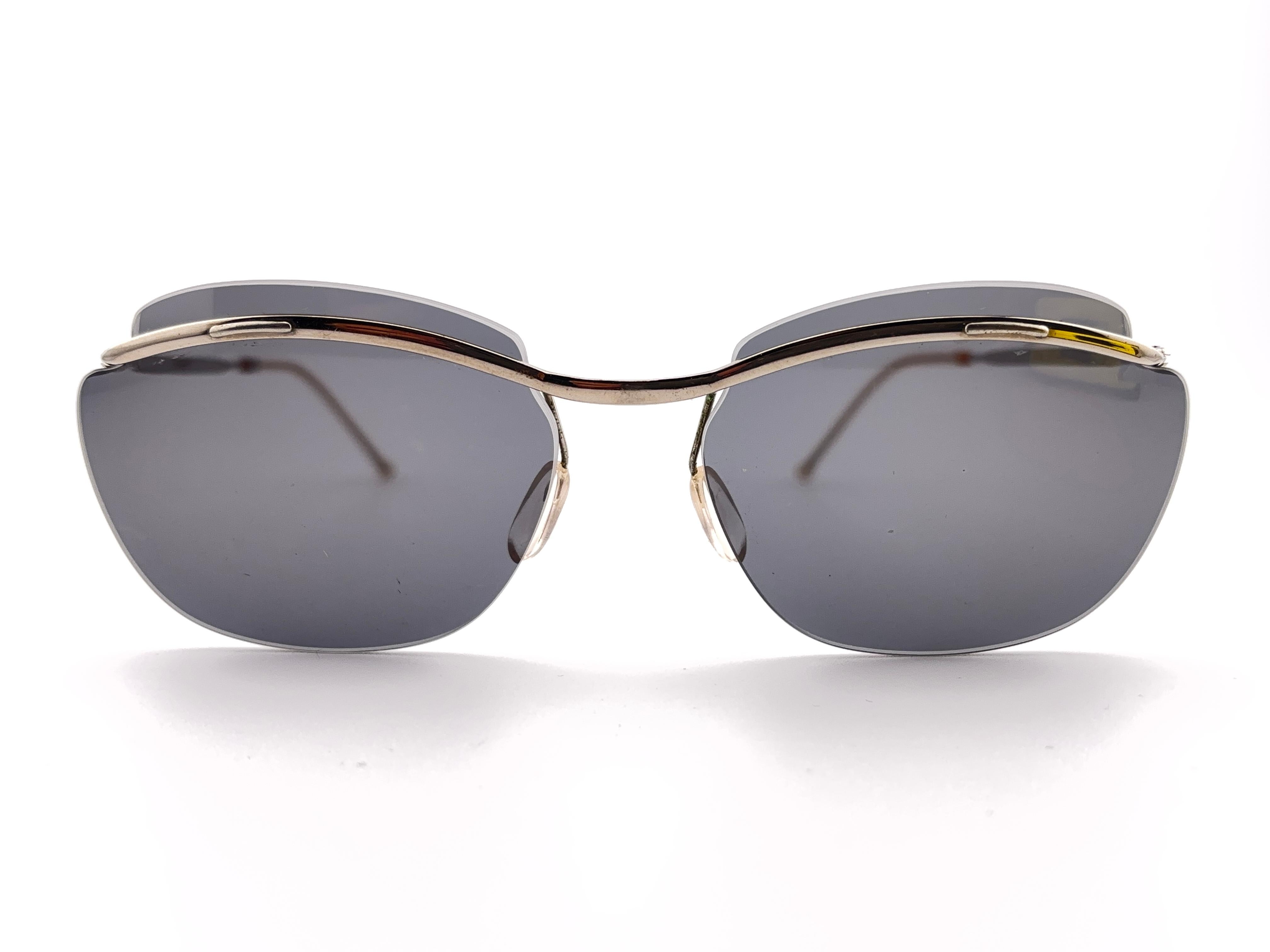 Occhiali da sole d'epoca Sol Amor con montatura media grigia e argento anni '60, Francia in vendita 2