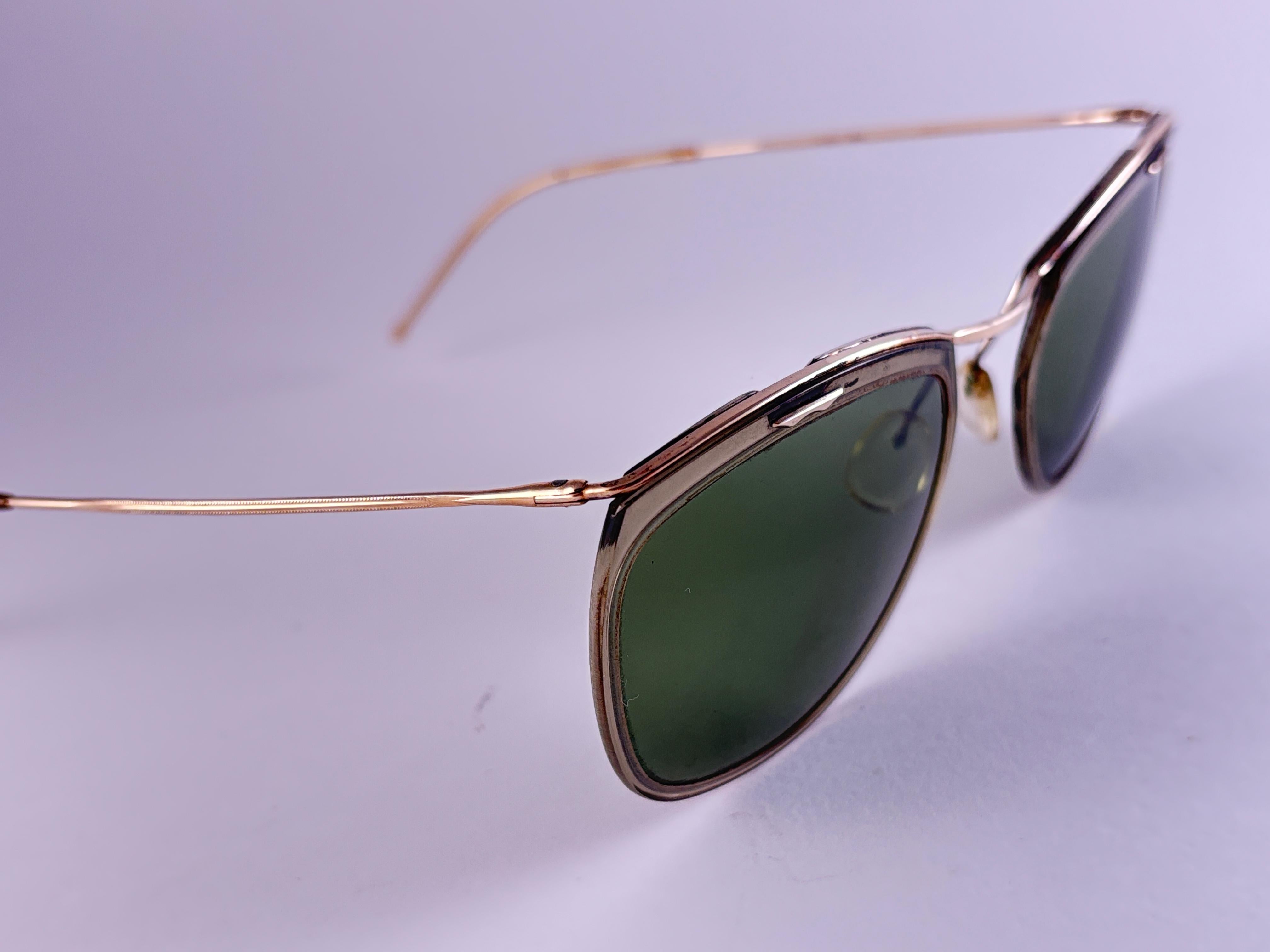Mint Vintage Sol Amor Small Grey & Gold Frame Sunglasses 1960's France For Sale 2