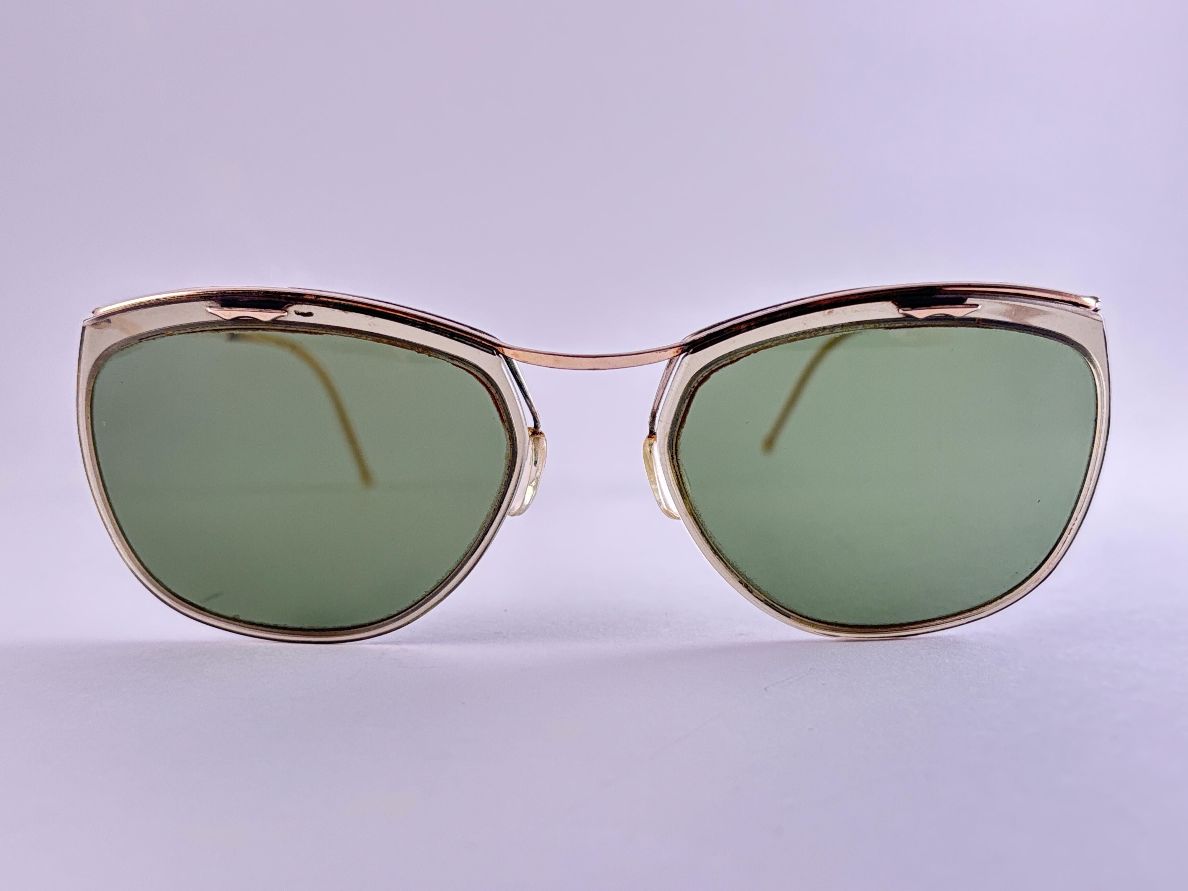 Mint Vintage Sol Amor Small Grey & Gold Frame Sunglasses 1960's France For Sale 4