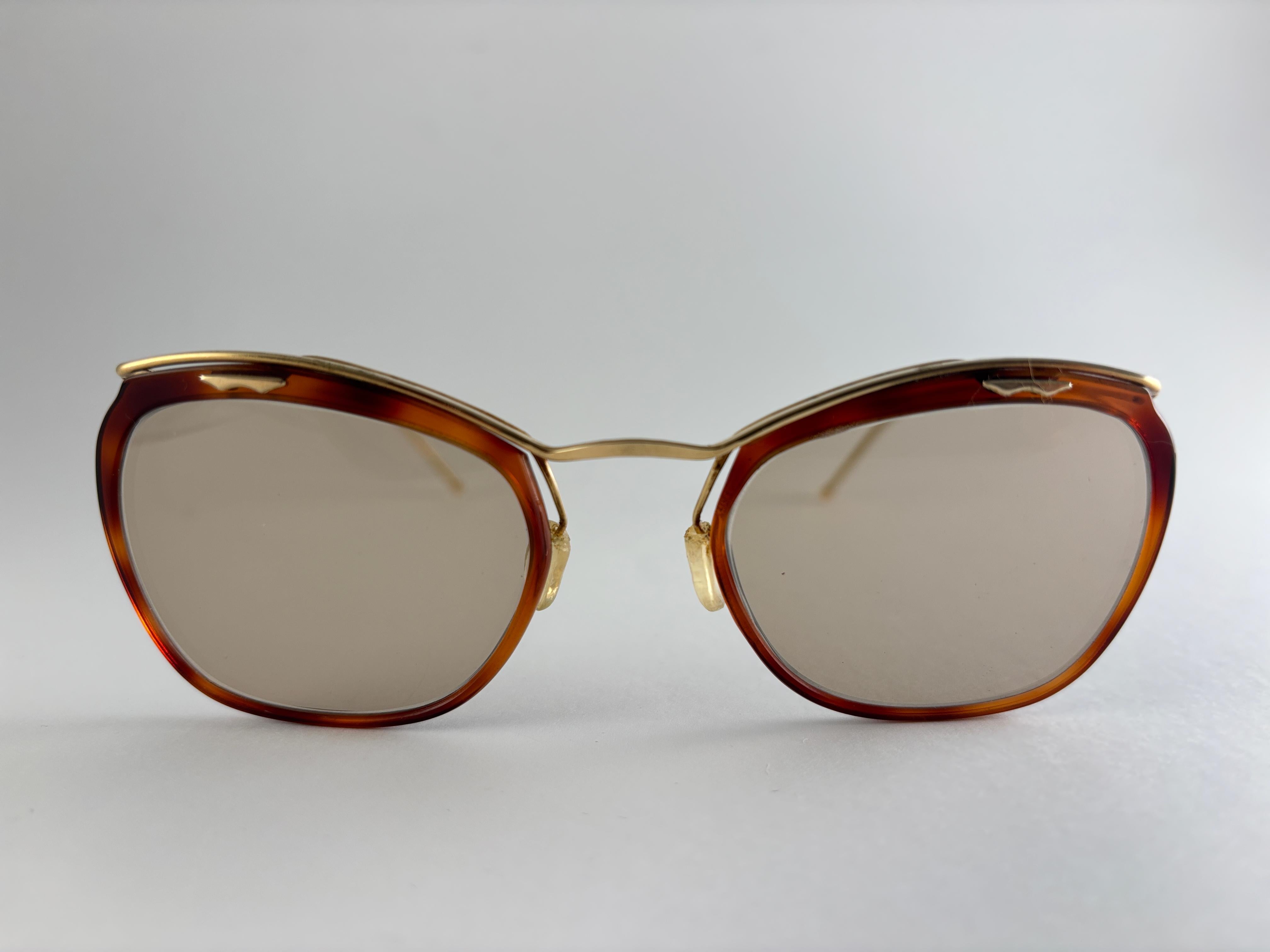 Mint Vintage Sol Amor Kleine Schildkröte & Gold Frame Sonnenbrillen 1960er Jahre Frankreich im Angebot 7