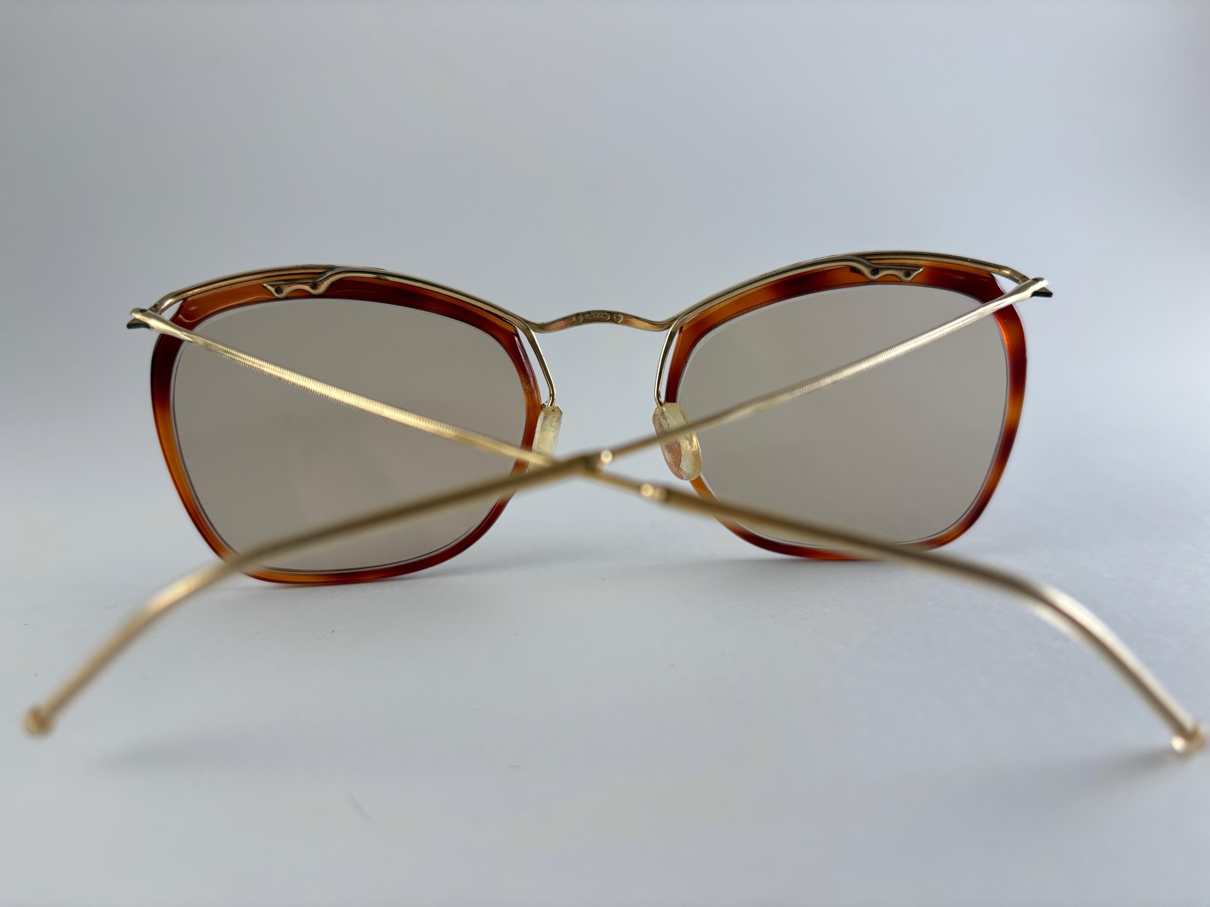 Mint Vintage Sol Amor Kleine Schildkröte & Gold Frame Sonnenbrillen 1960er Jahre Frankreich (Braun) im Angebot