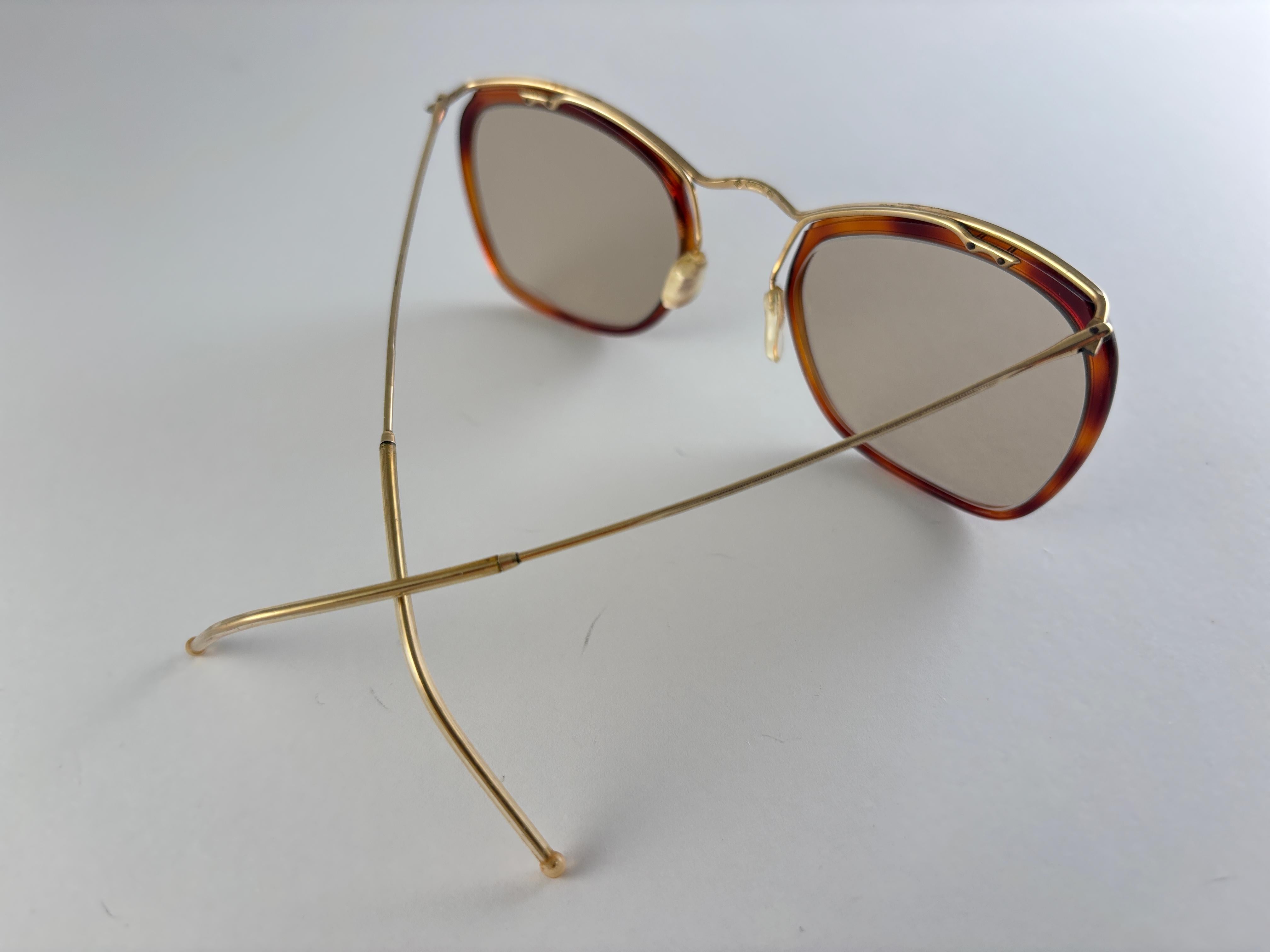 Mint Vintage Sol Amor Kleine Schildkröte & Gold Frame Sonnenbrillen 1960er Jahre Frankreich im Zustand „Gut“ im Angebot in Baleares, Baleares