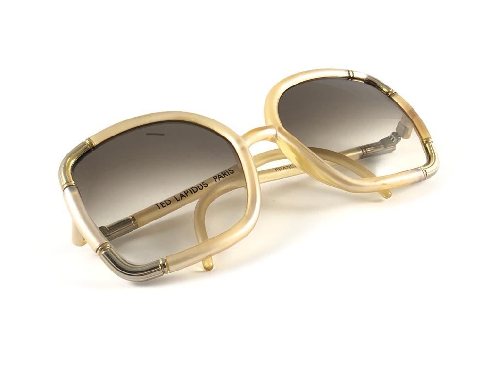 Mint  Vintage Ted Lapidus Paris TL Gold & Beige 1970 Sunglasses For Sale 7