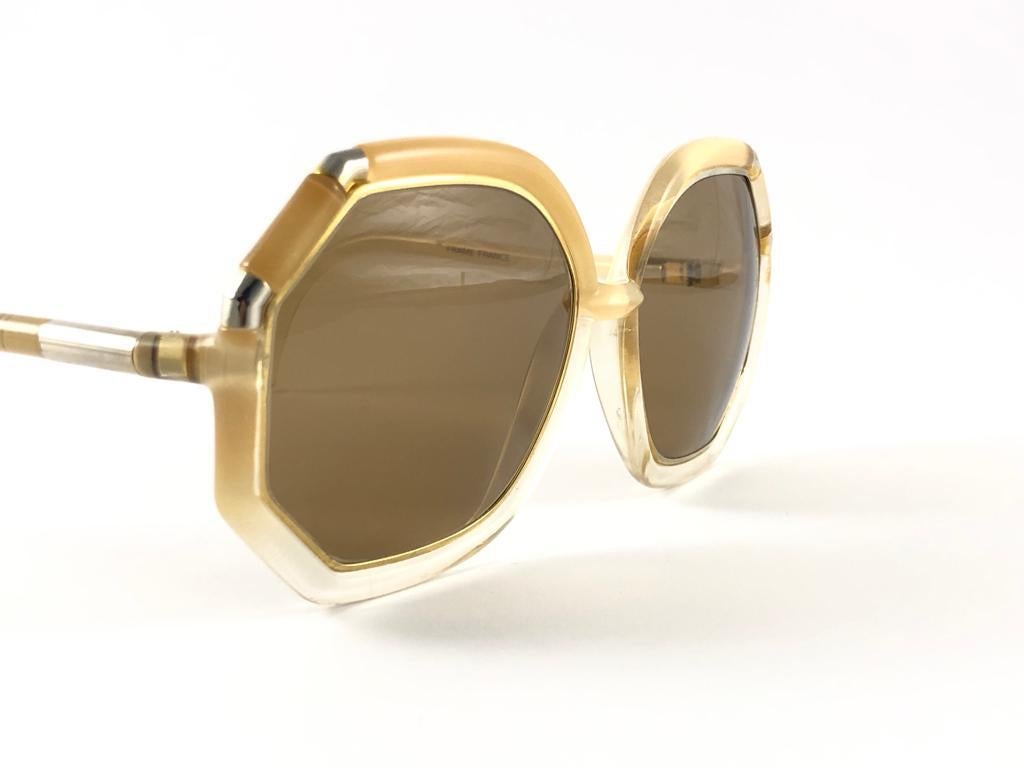 Mint  Vintage Ted Lapidus Paris TL Gold & Beige 1970 Sunglasses In Excellent Condition In Baleares, Baleares
