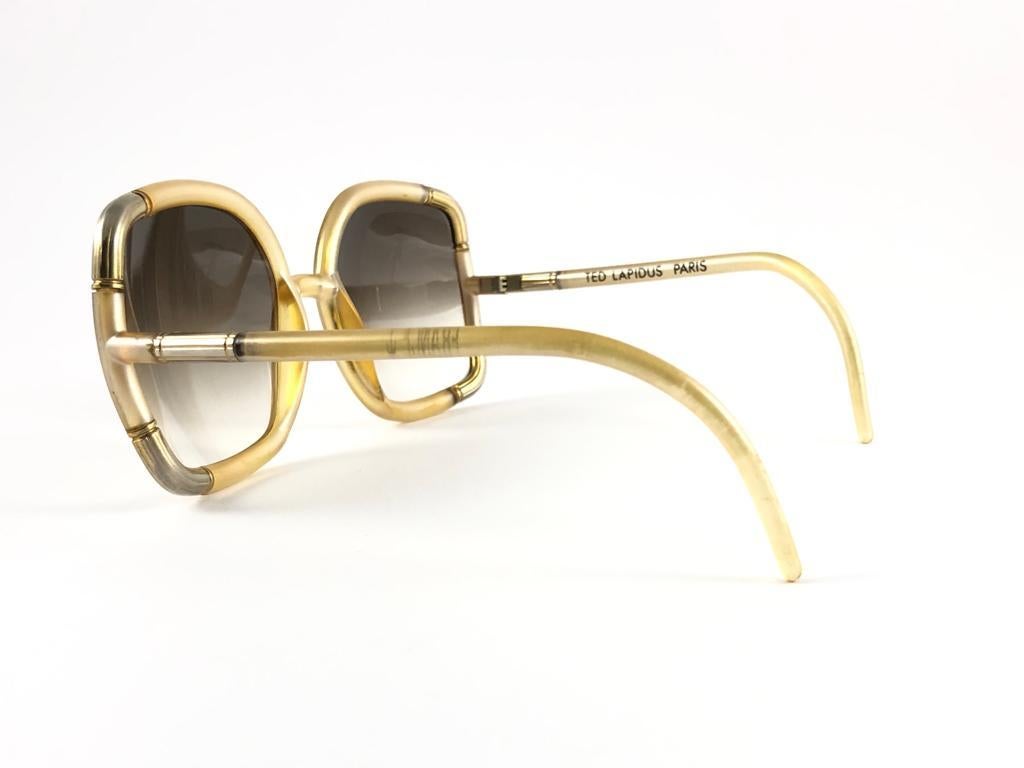 Mint  Vintage Ted Lapidus Paris TL Gold & Beige 1970 Sunglasses For Sale 4