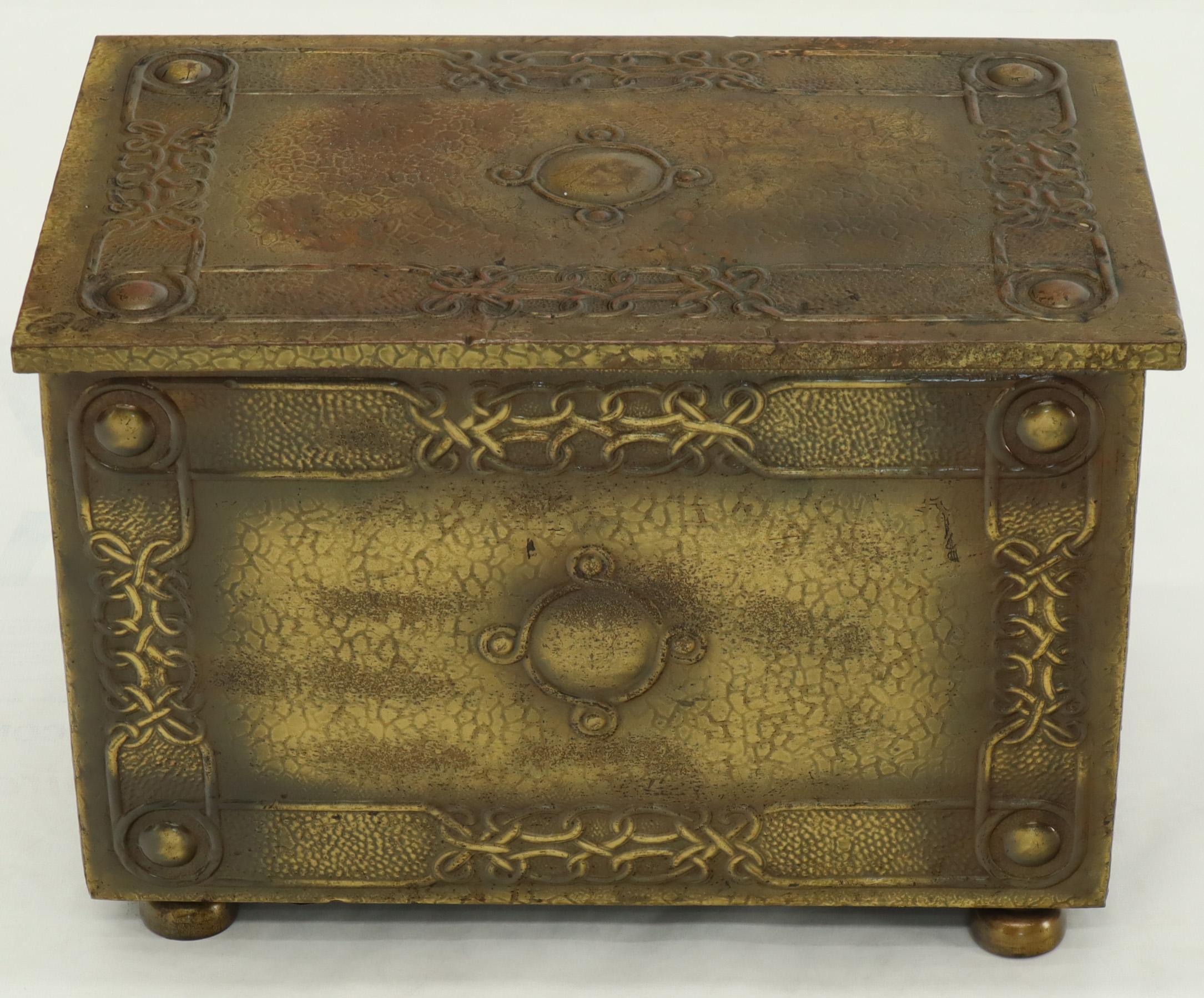 medium storage trunk