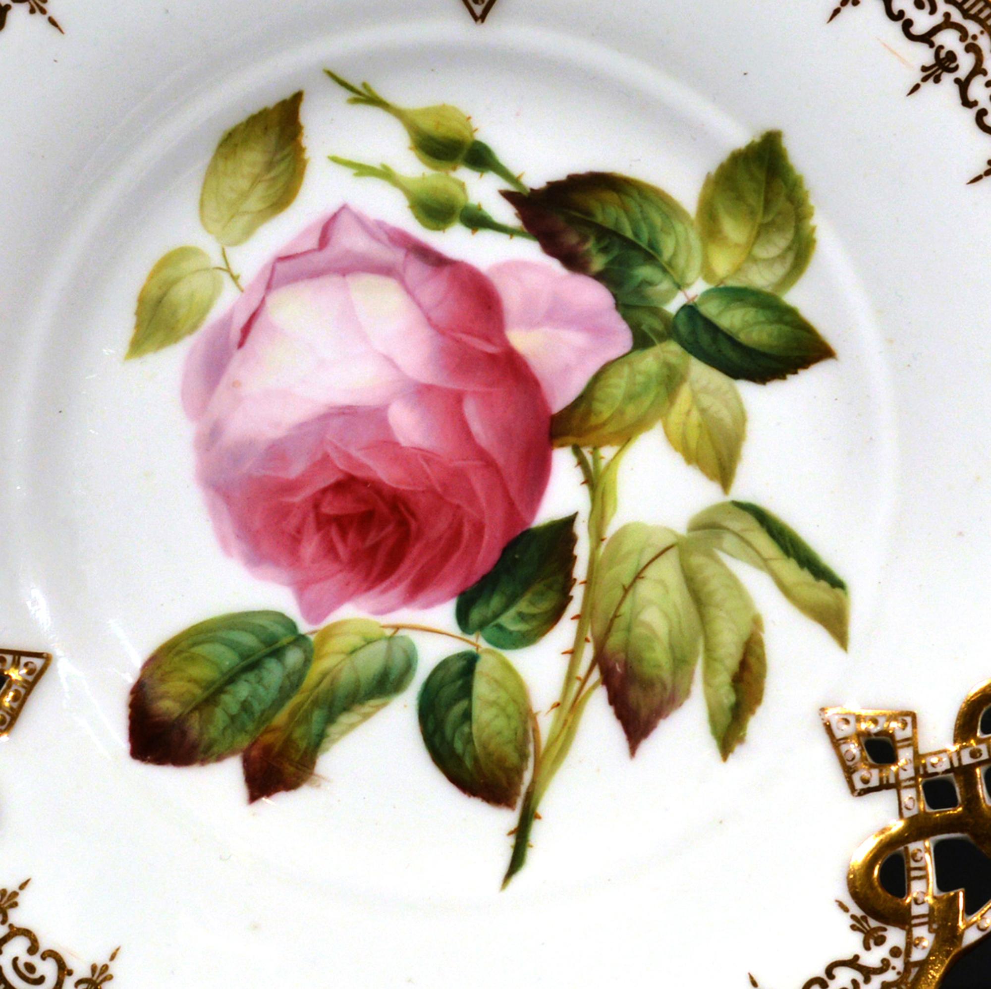 Plato de porcelana de hueso Minton Botanical Specimen Plate of a Rose, Patrón nº 9762 en Bueno estado para la venta en Downingtown, PA