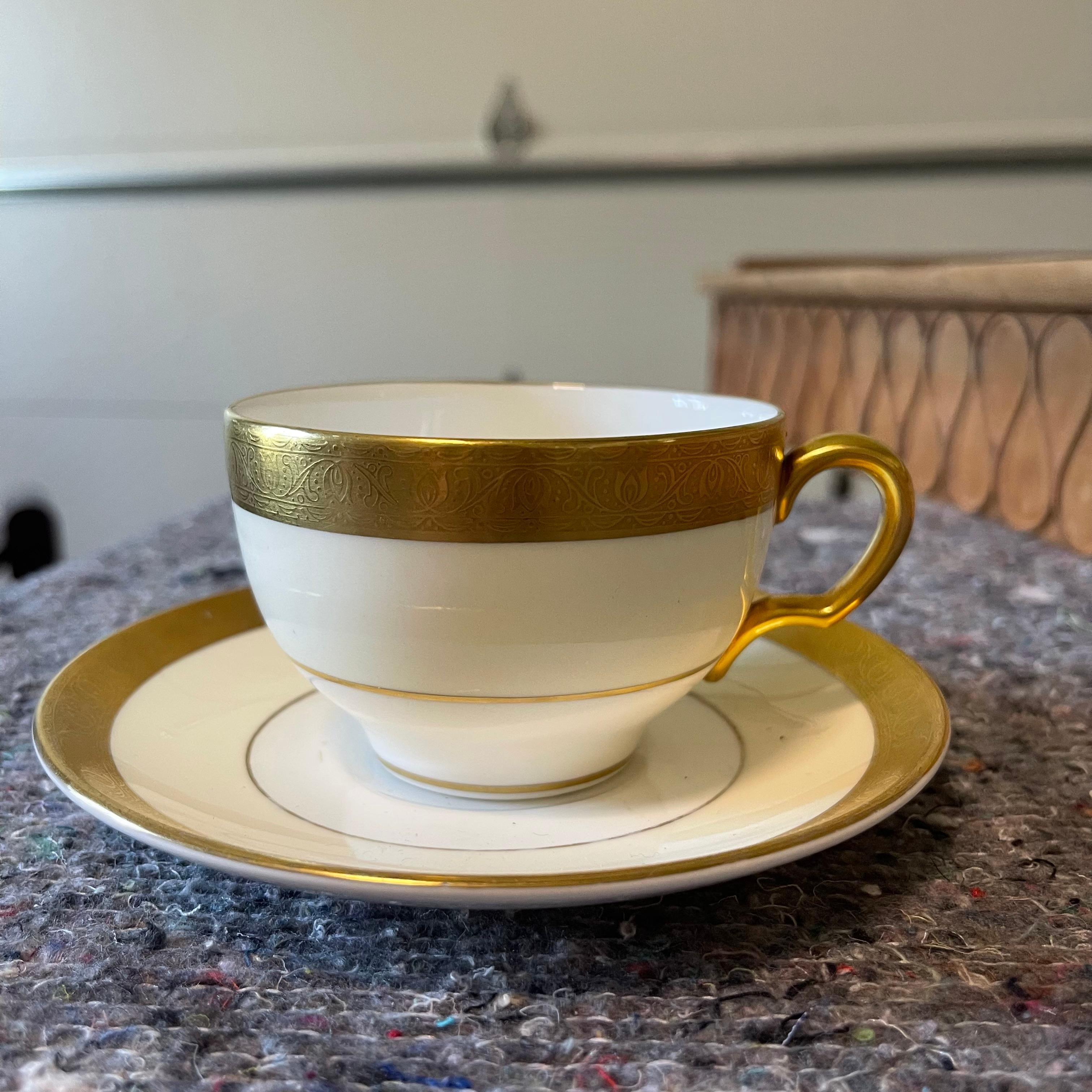 English Minton 'Buckingham' 12 Tea Cups and saucers For Sale