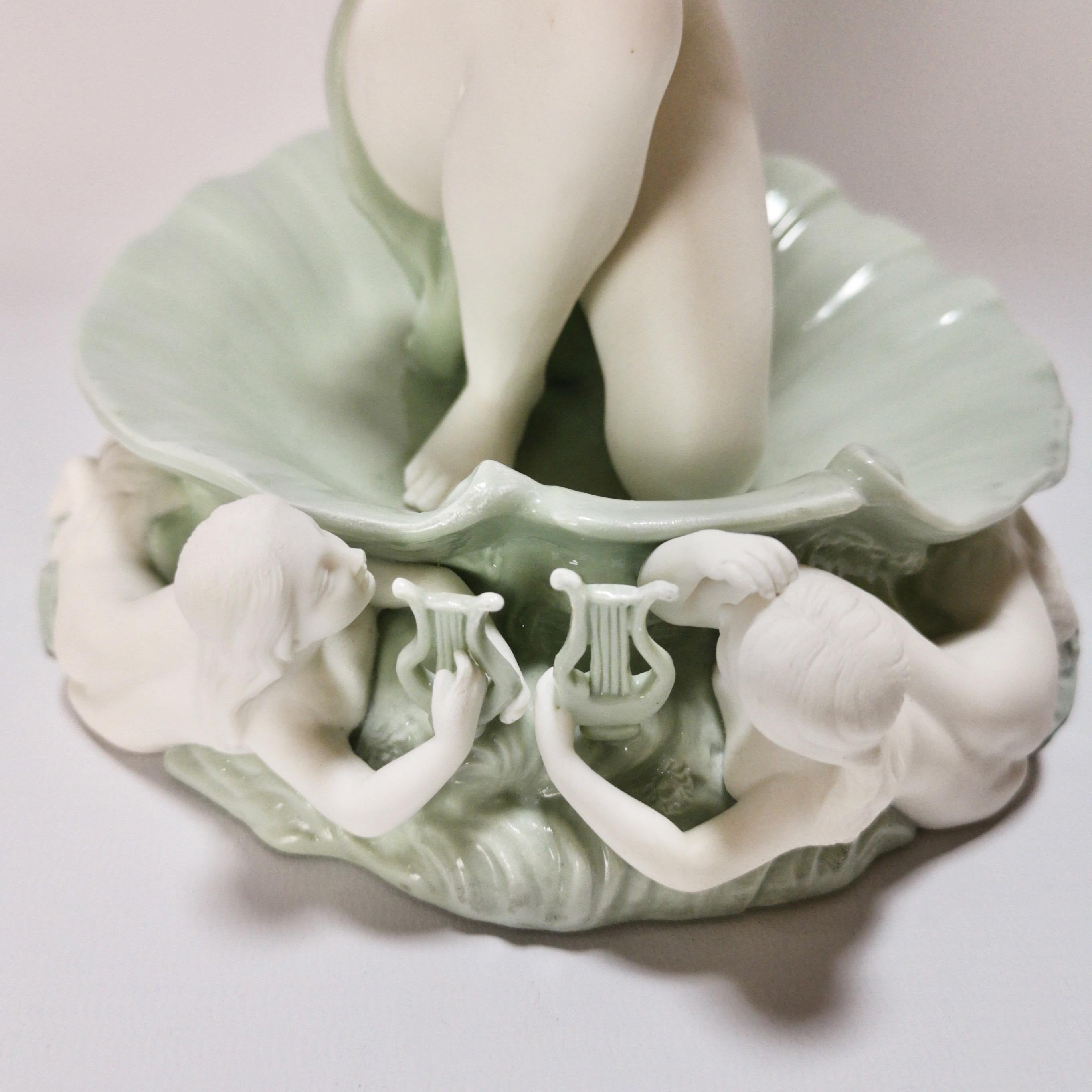 Escultura de porcelana Minton Celadon Parian, Venus y Cupido, Victoriana, 1861 en venta 5