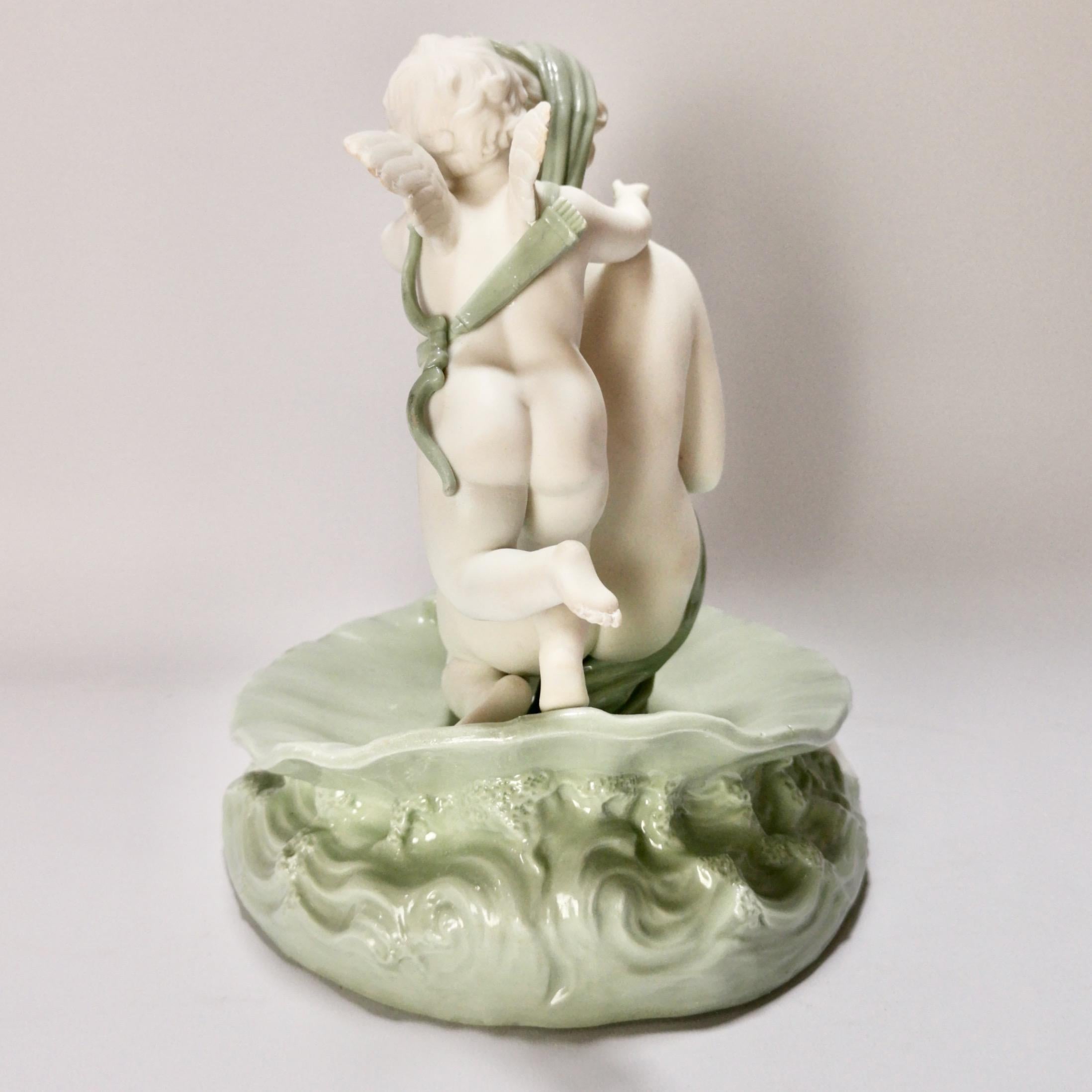 Minton Celadon Parianische Porzellanskulptur, Venus und Amor, viktorianisch, 1861 im Zustand „Gut“ im Angebot in London, GB