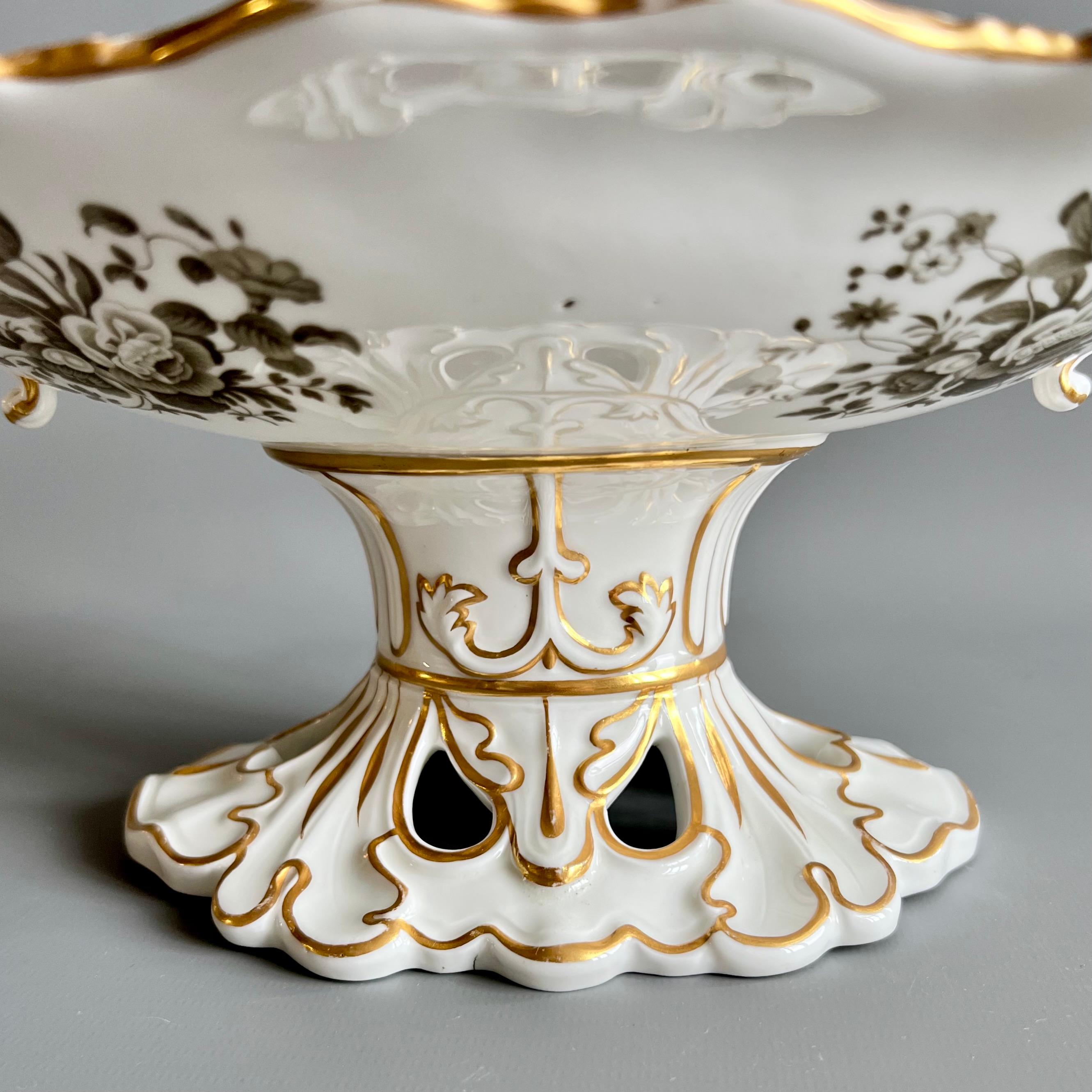 Minton Dessert Service, Inverted Shell White with Monochrome Flowers, ca 1830 For Sale 2