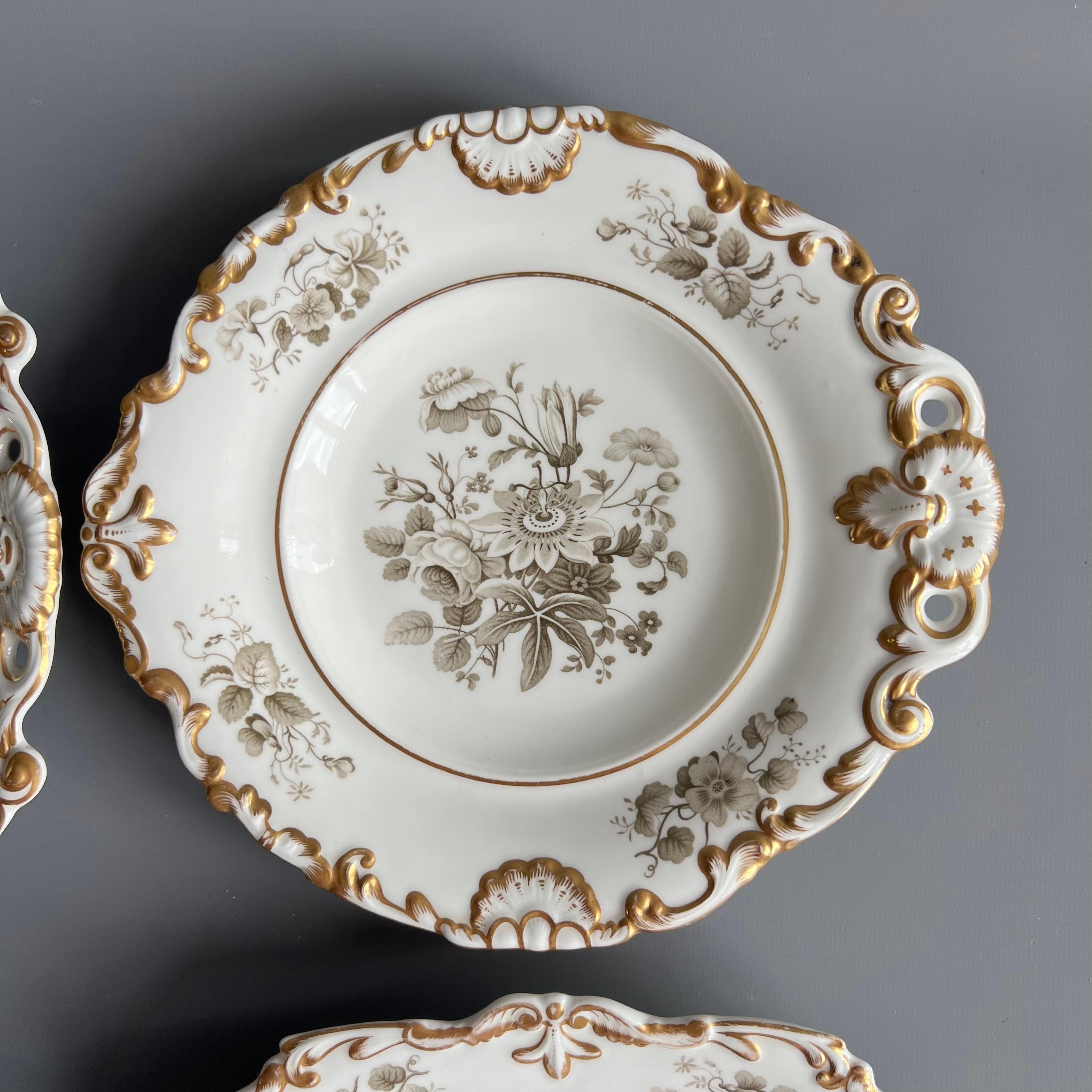 Minton Dessert Service, Inverted Shell White with Monochrome Flowers, ca 1830 For Sale 7
