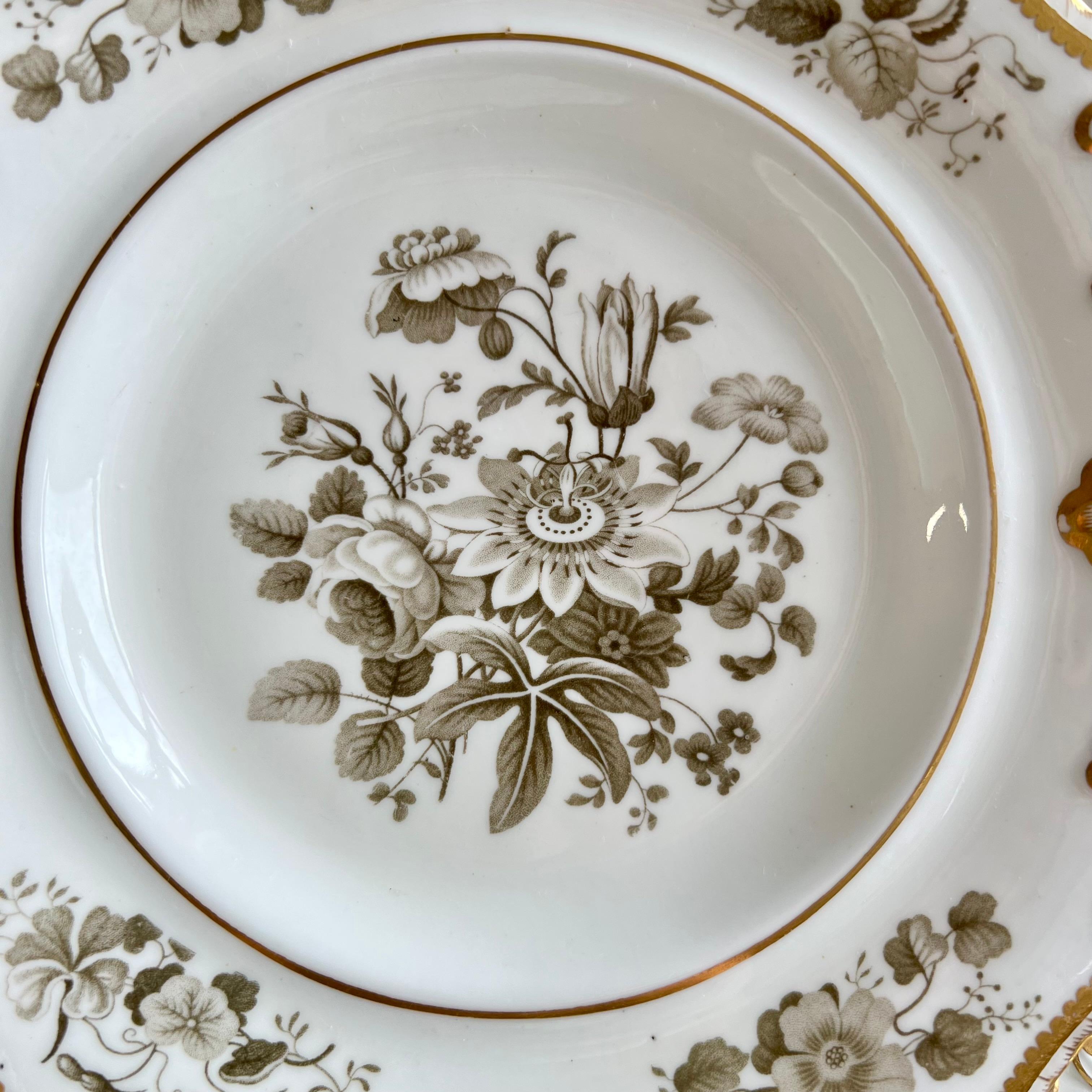 Porcelain Minton Dessert Service, Inverted Shell White with Monochrome Flowers, ca 1830 For Sale