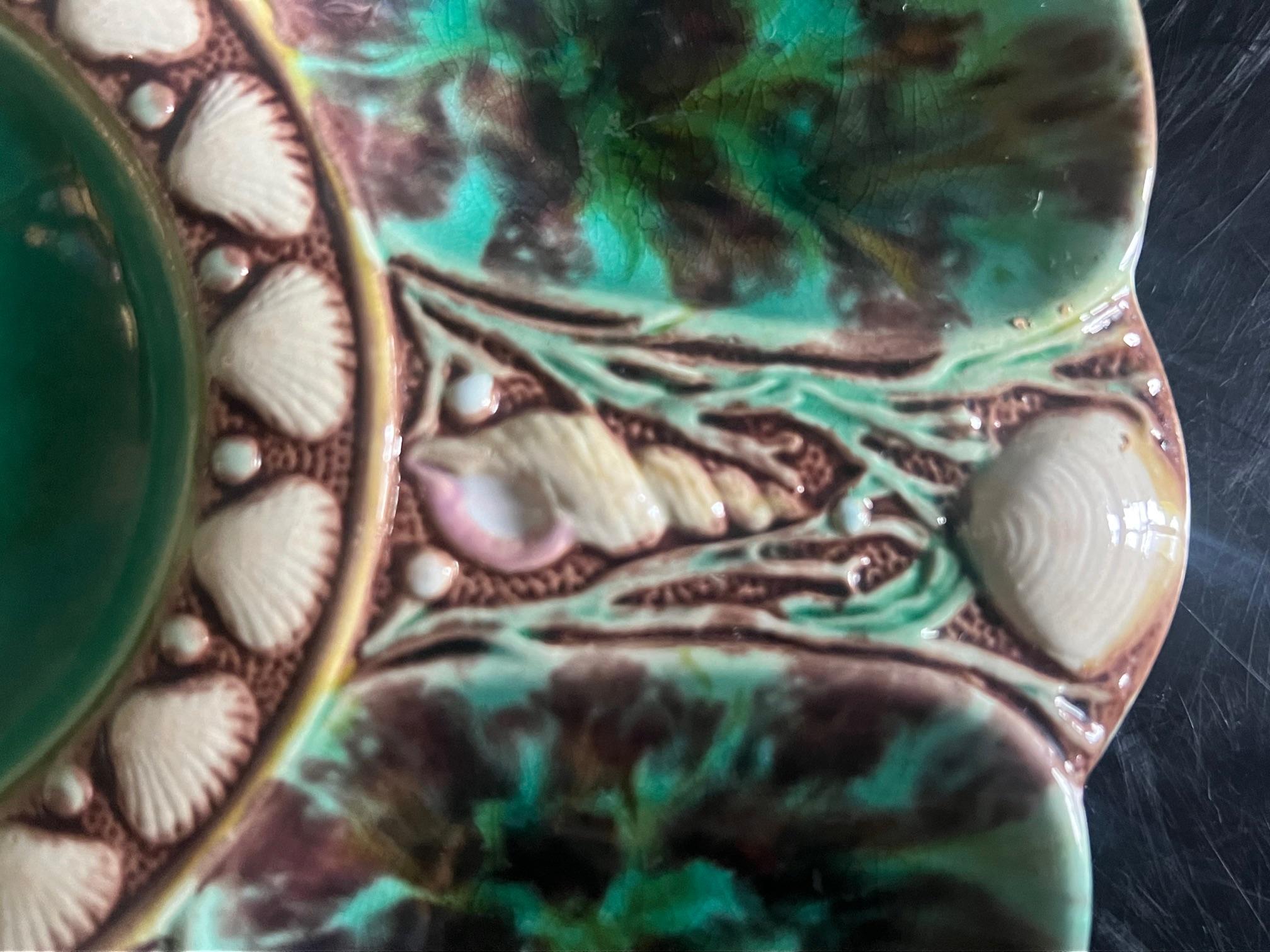 Minton Smaragdgrüner Austernteller, um 1873 im Zustand „Gut“ im Angebot in Ross, CA