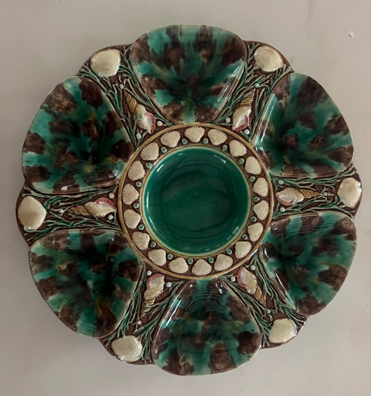 Minton Smaragdgrüner Austernteller, um 1876 im Zustand „Gut“ im Angebot in Ross, CA