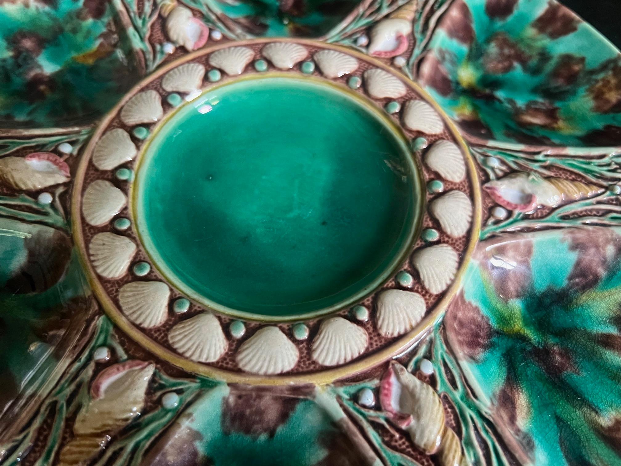 Minton Smaragdgrüner Austernteller, um 1876 (Keramik) im Angebot