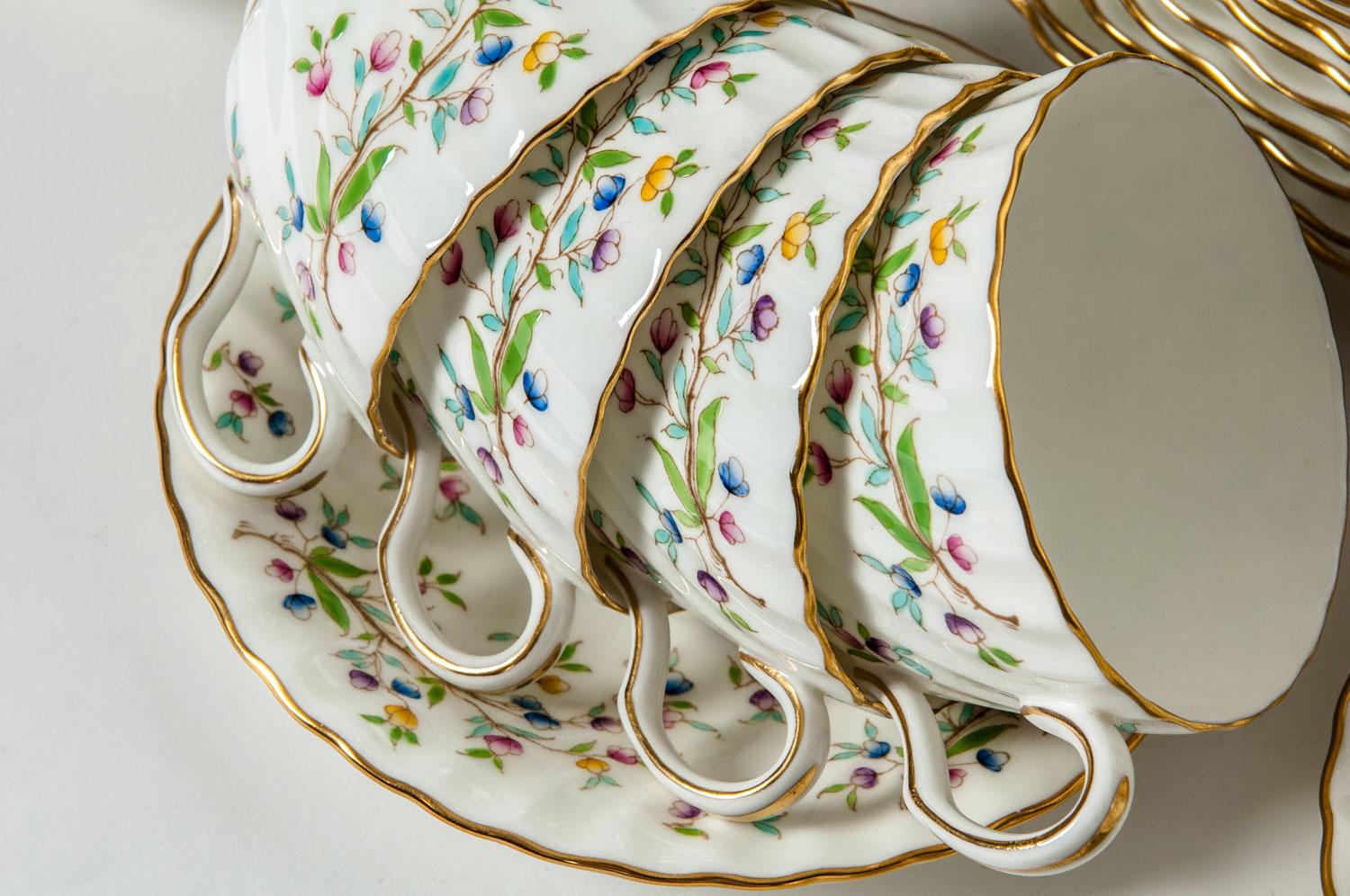 Minton English Full Service Dinnerware for 12 People In Excellent Condition In Tarry Town, NY