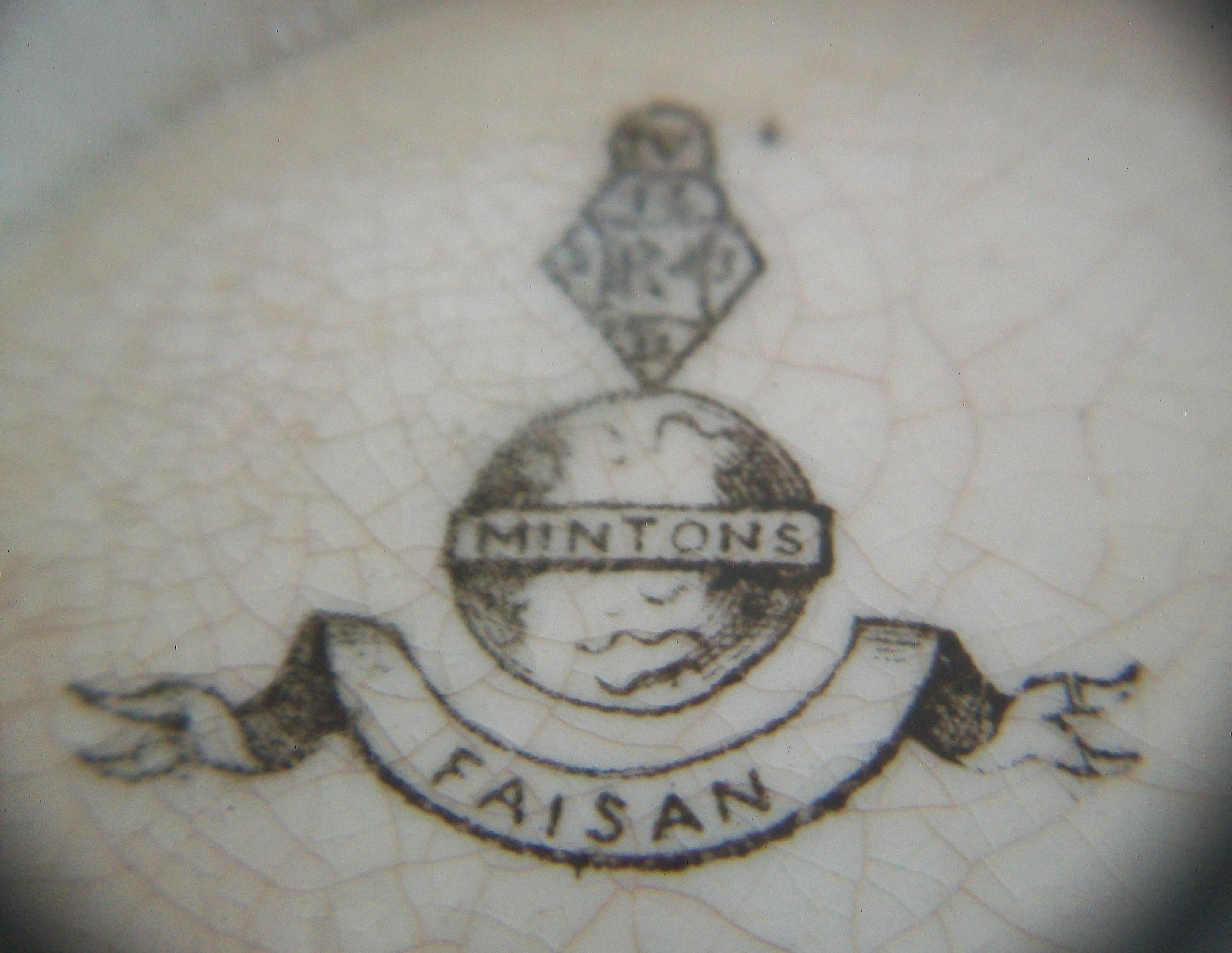 Minton, 'Faisan', Aesthetic Movement Tea Cups & Saucers, U.K., Circa 1880 For Sale 5