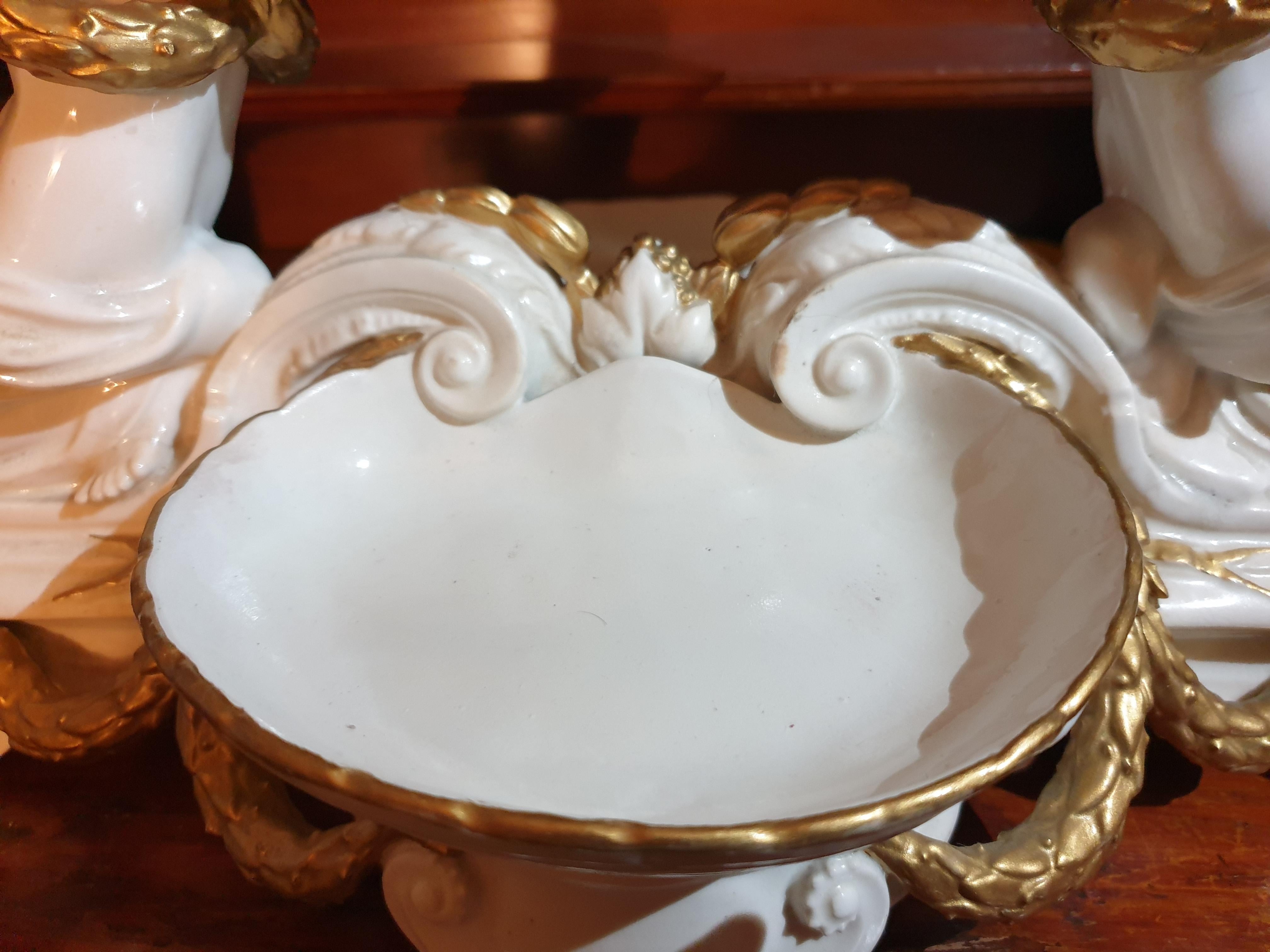 British English Crème Large Minton Cherubs Gilt Roped & Ribbed Centre Piece 19th Century For Sale