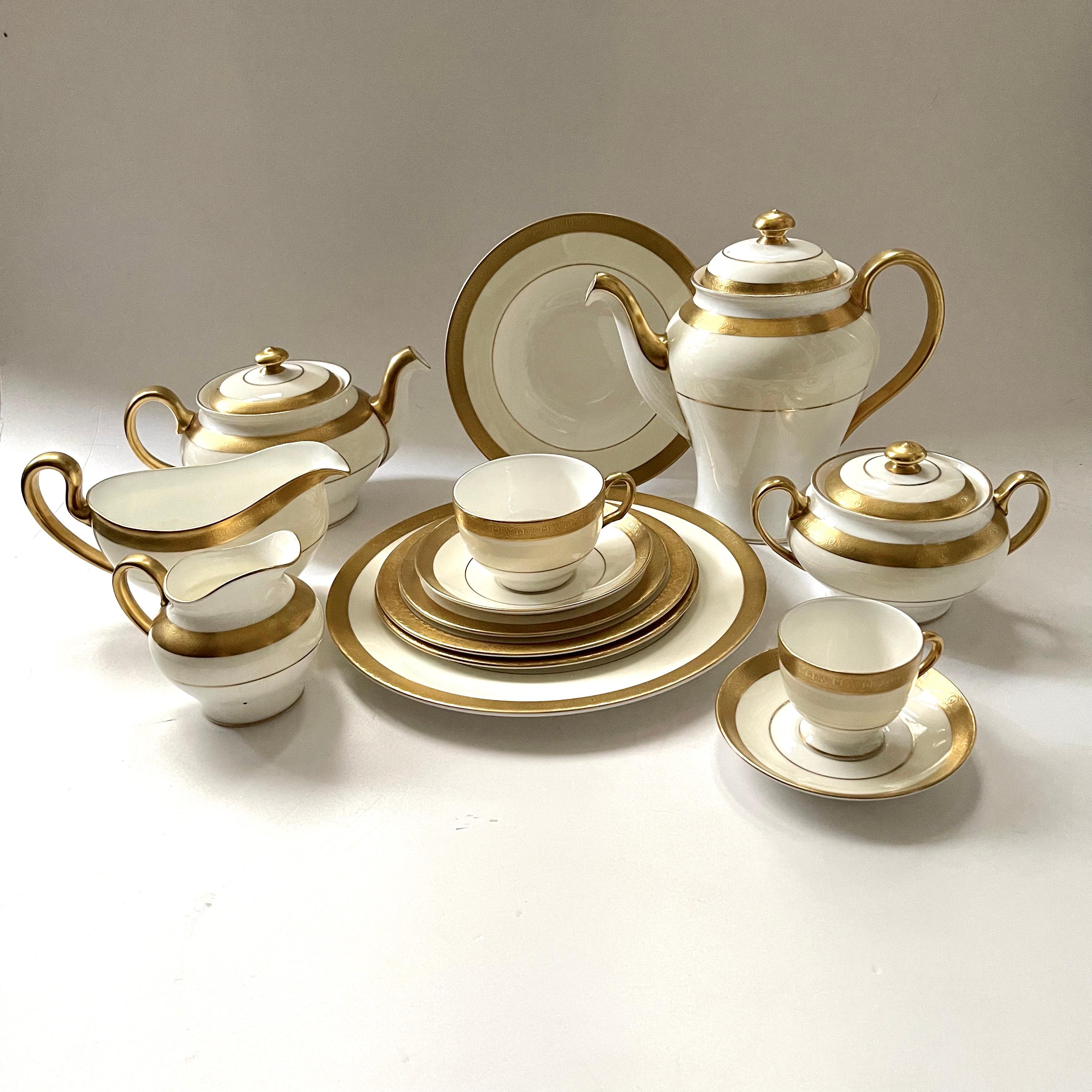 Minton Fine Bone China Gold Plated 115 Piece Buckingham Dinner Service 9