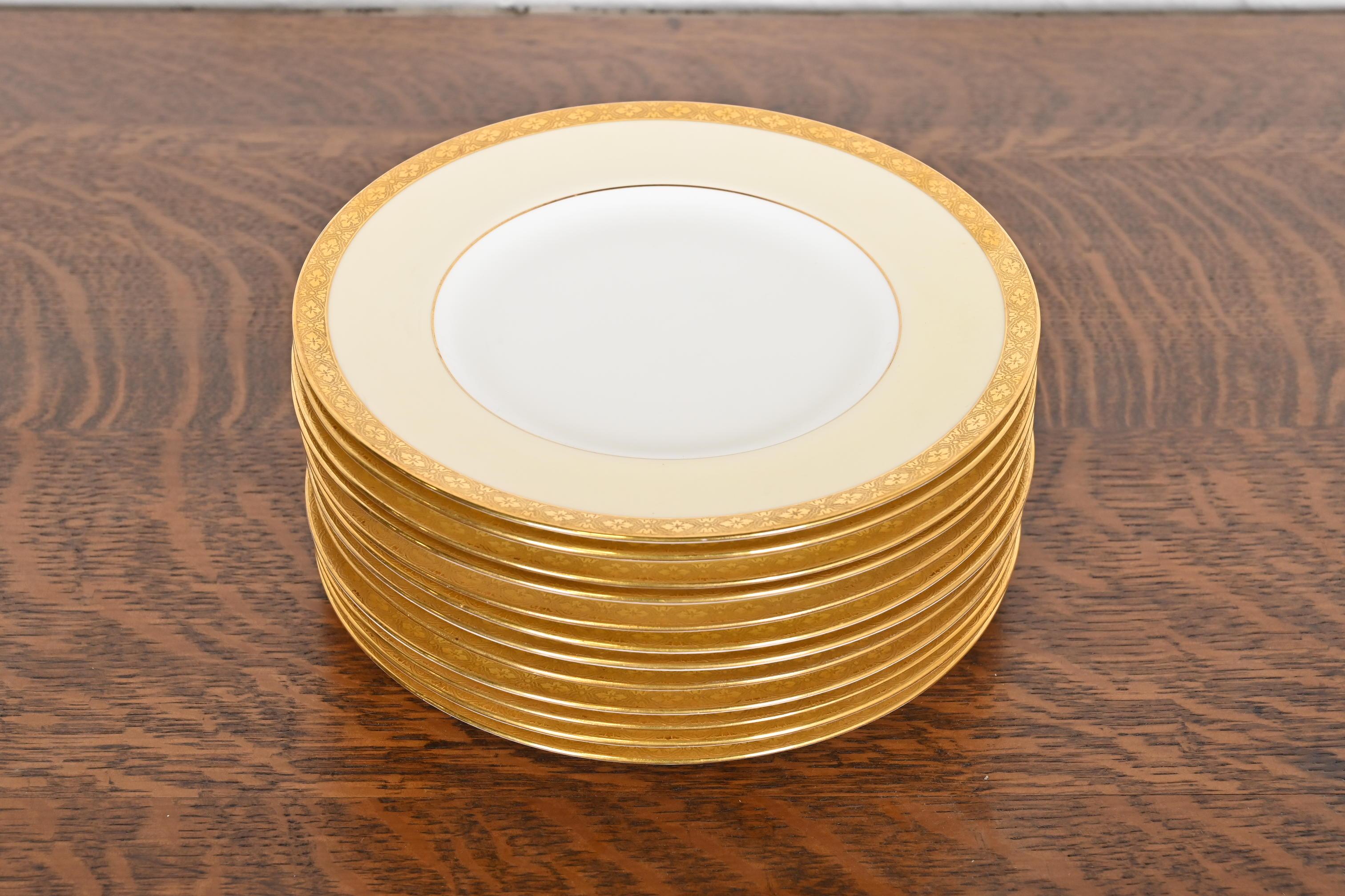 Minton pour Tiffany & Co. Assiettes à dessert en porcelaine avec bordures dorées, douze Bon état - En vente à South Bend, IN
