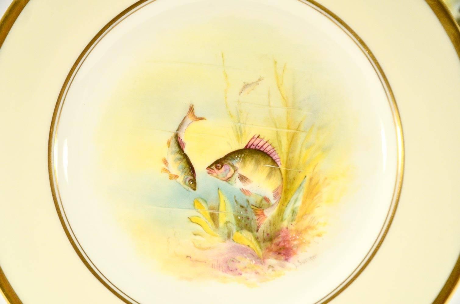 Minton, handbemaltes, vom Künstler signiertes Fischservice mit Platte, 12 Teller und Wein im Angebot 7