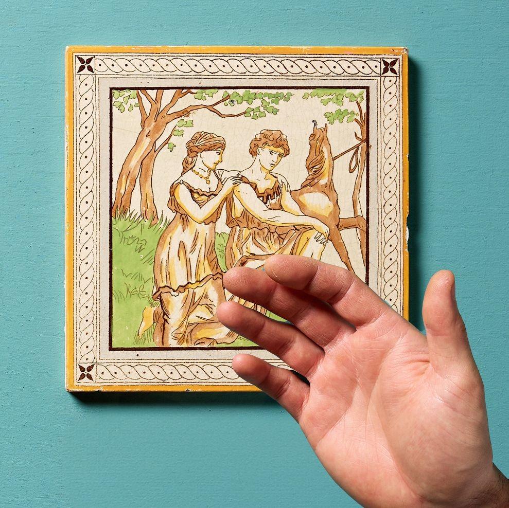 Un carreau de terre cuite de Minton Hollins & Co. (estampillé au verso) illustré d'une scène du poème de Shakespeare 