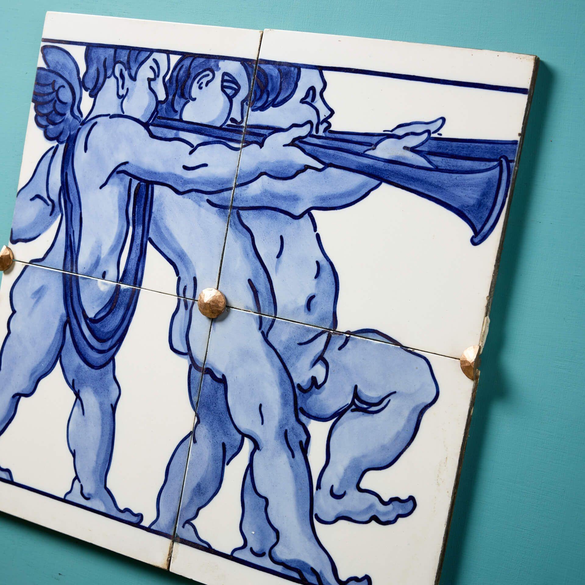 Rinascimento Minton Hollins Pannello antico a fregio piastrellato con cherubini in vendita