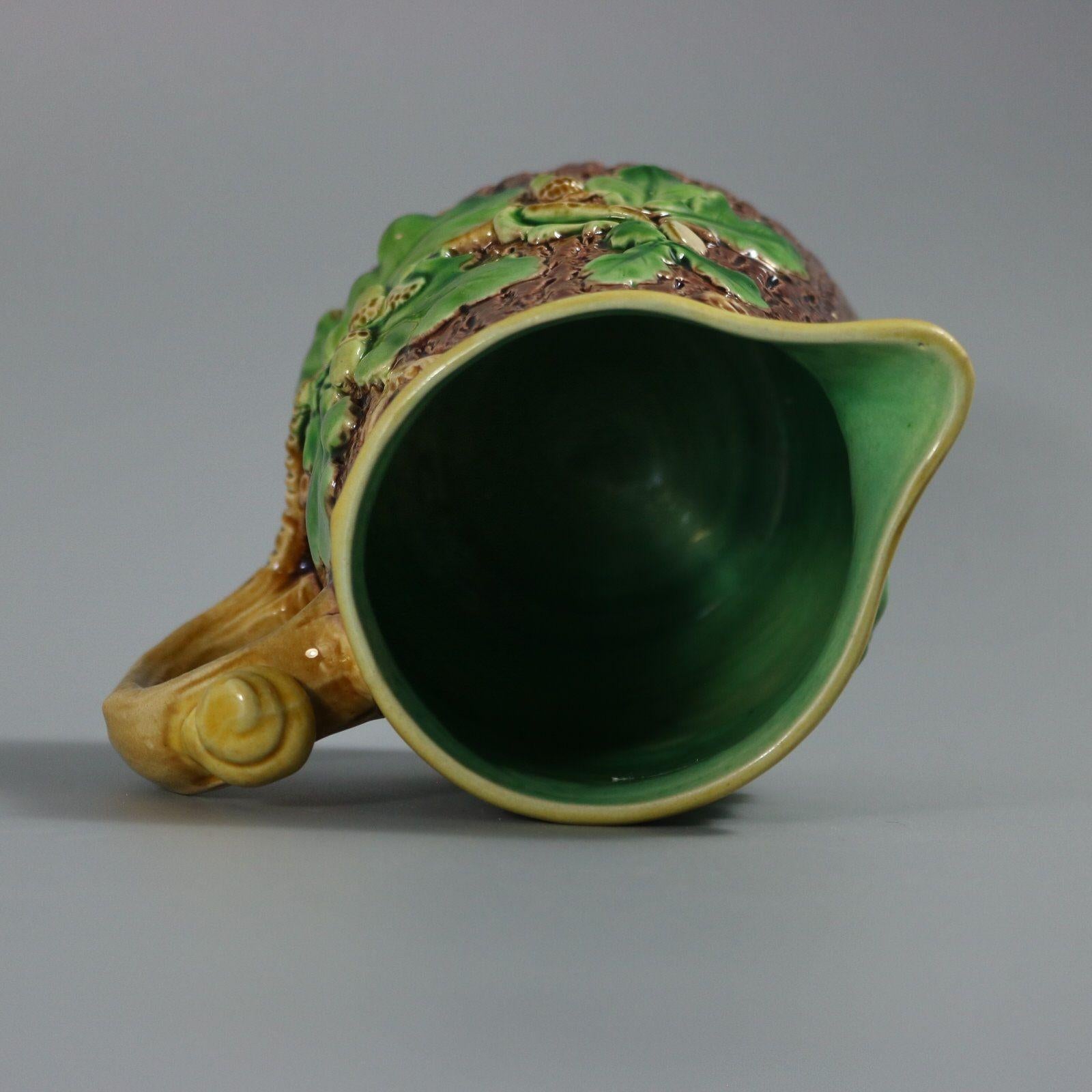 Brocca/pentola in maiolica di Minton con ghianda e lumaca in vendita 2