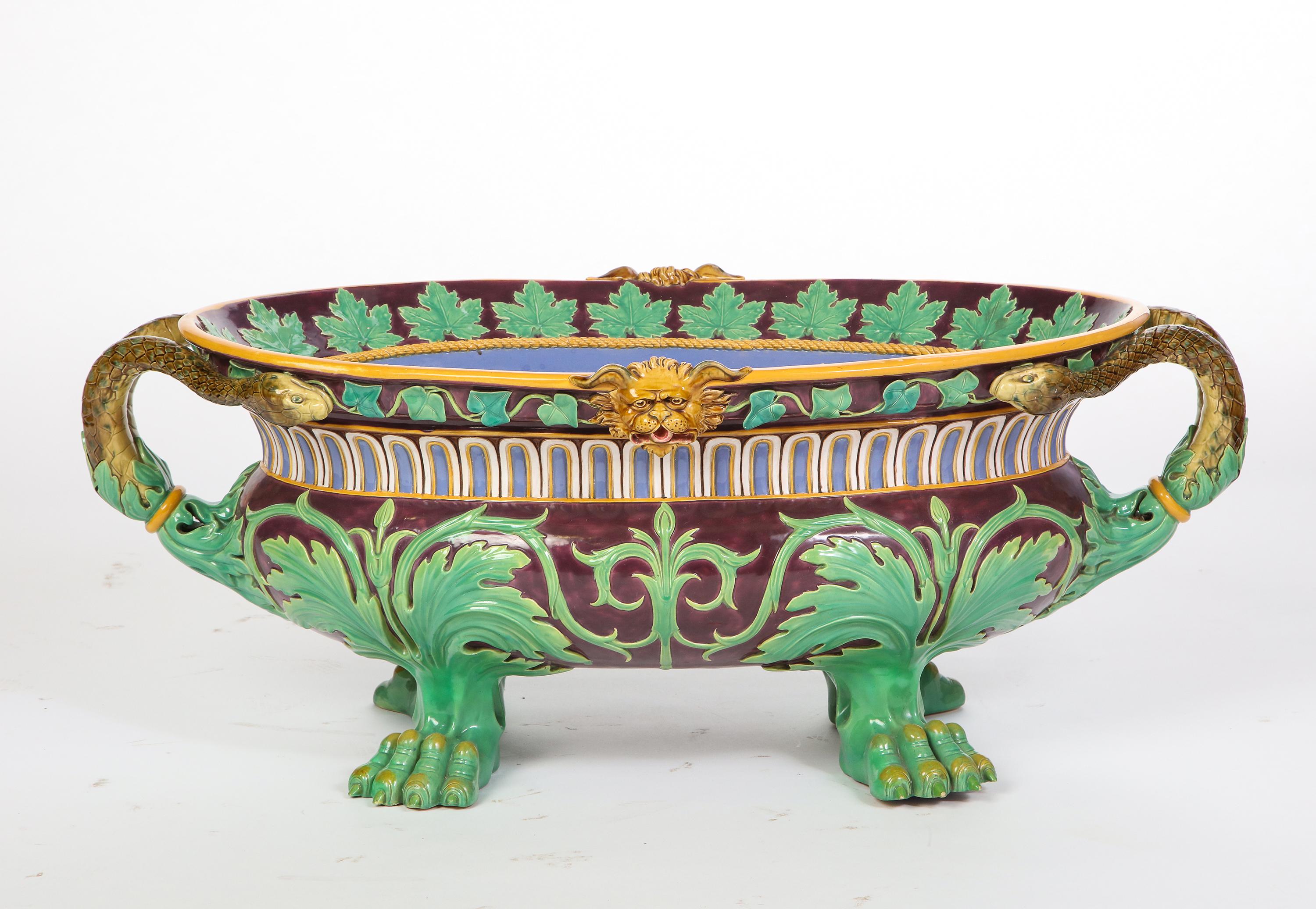 Minton Majolica Aubergine-Ground 'Marochetti' Cistern, Mid-19th Century For Sale 10