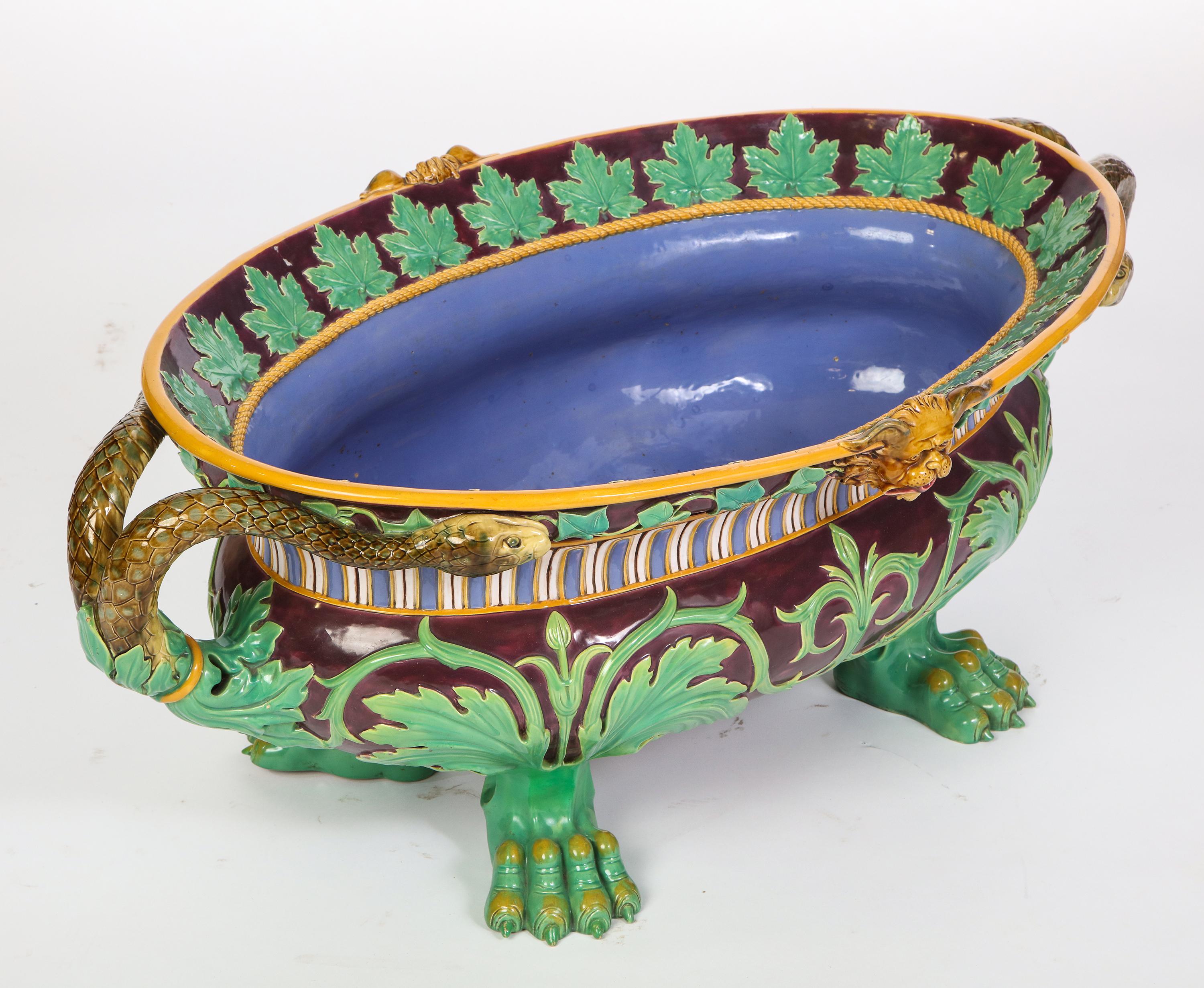 Italian Minton Majolica Aubergine-Ground 'Marochetti' Cistern, Mid-19th Century For Sale