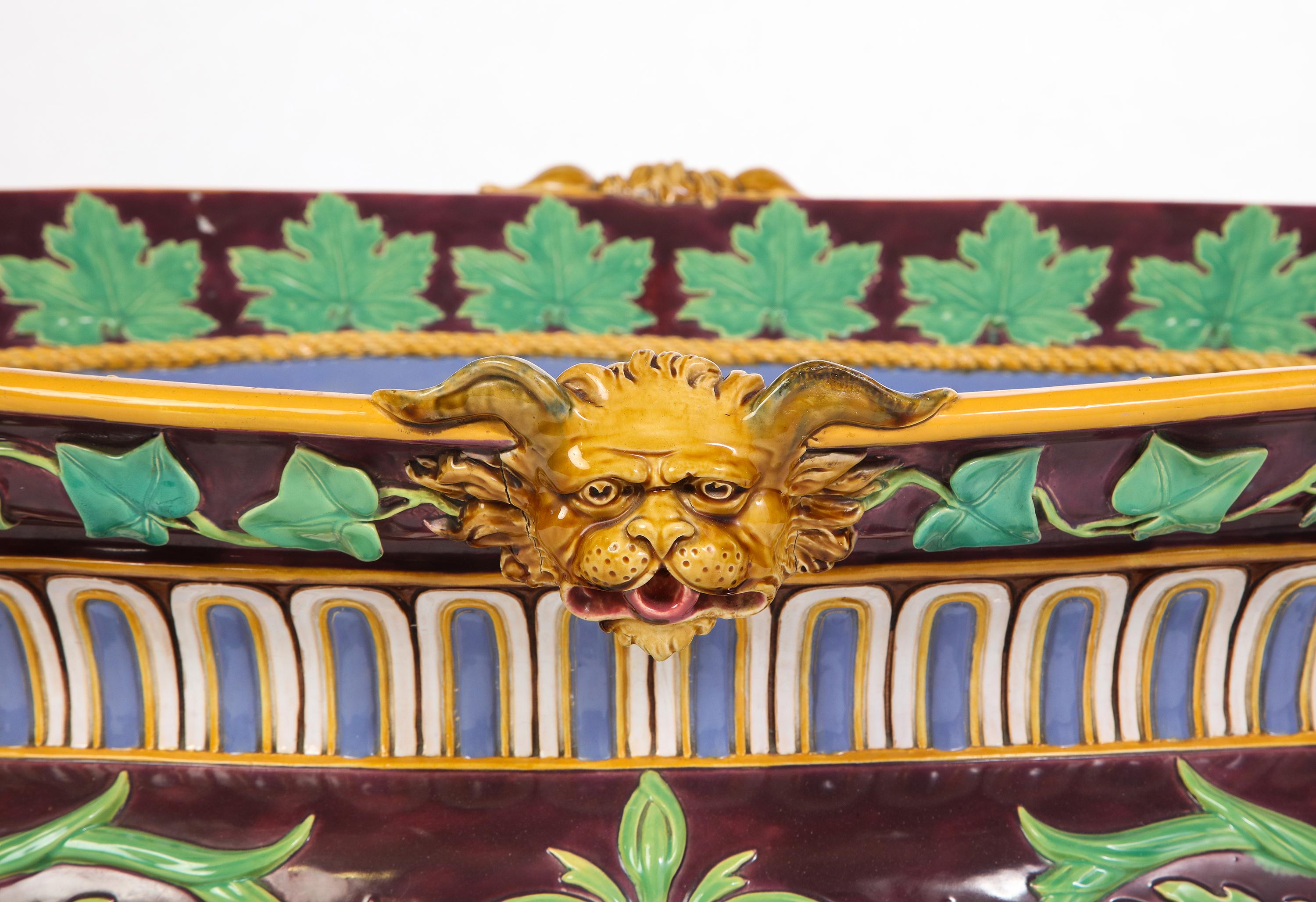 Minton Majolica Aubergine-Ground 'Marochetti' Cistern, Mid-19th Century For Sale 1