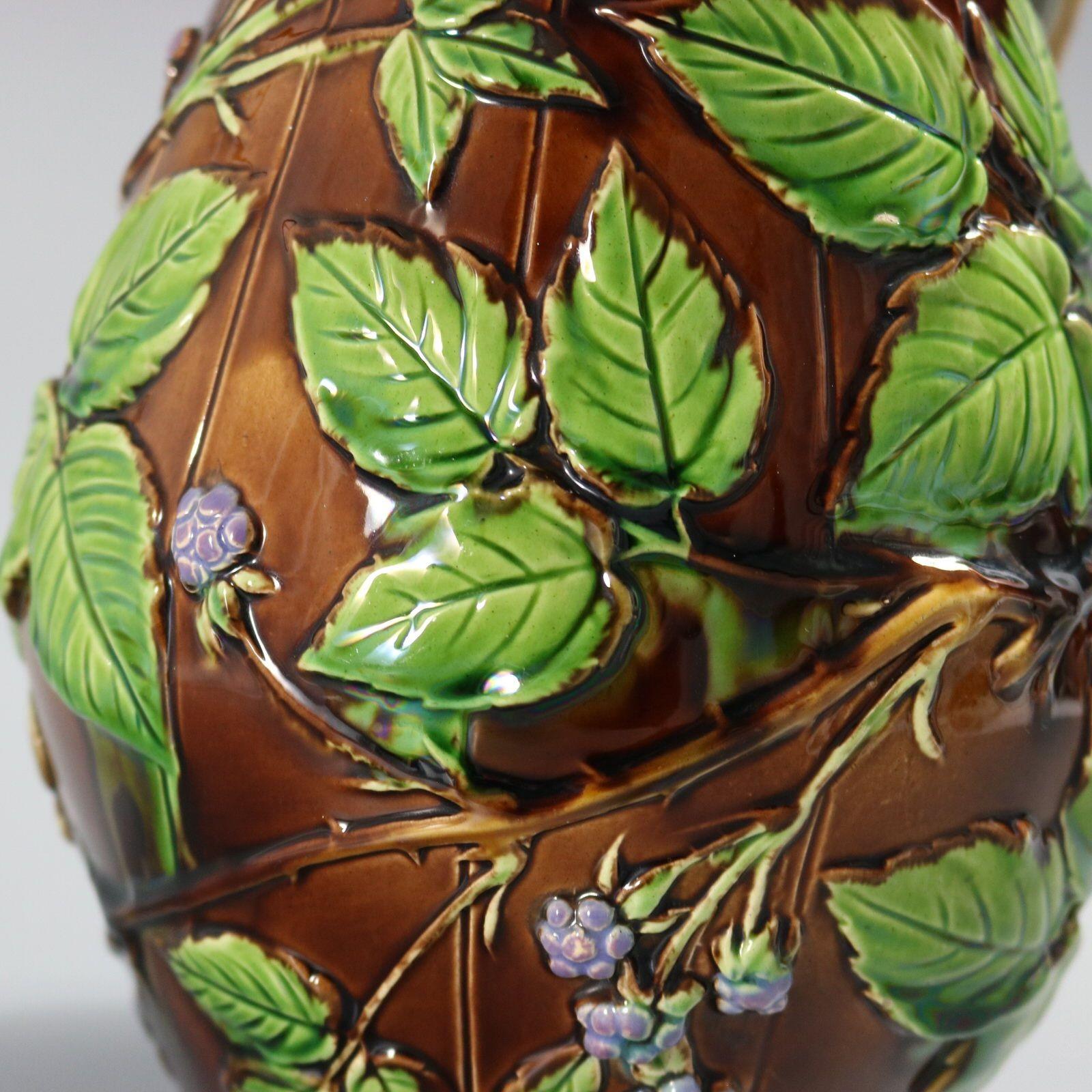 Jarra Minton Majolica Zarzamora en venta 9