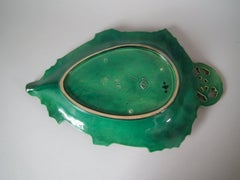 Plateau à concombre et feuilles en majolique de Minton