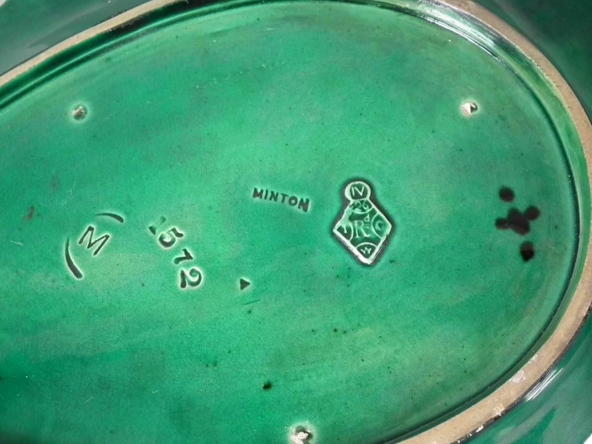 Minton Majolika-Tablett mit Cucumber- und Blattmotiv (Viktorianisch) im Angebot