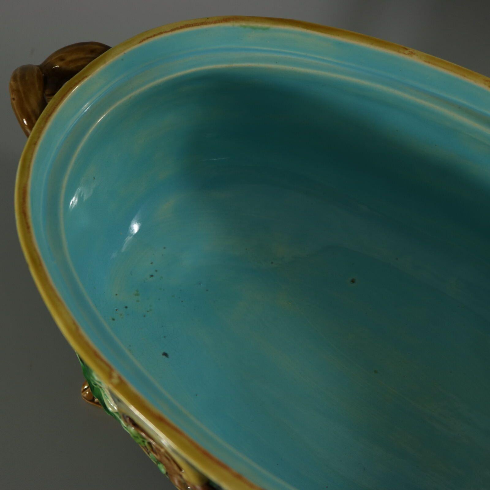 Minton Majolica Game Pie Dish with Gun Dog 11