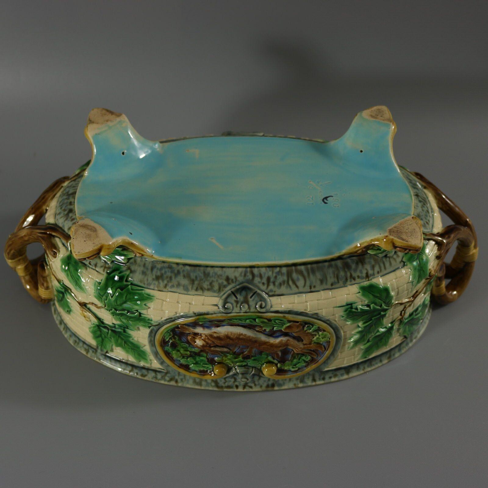 Minton Majolica Game Pie Dish with Gun Dog For Sale 14