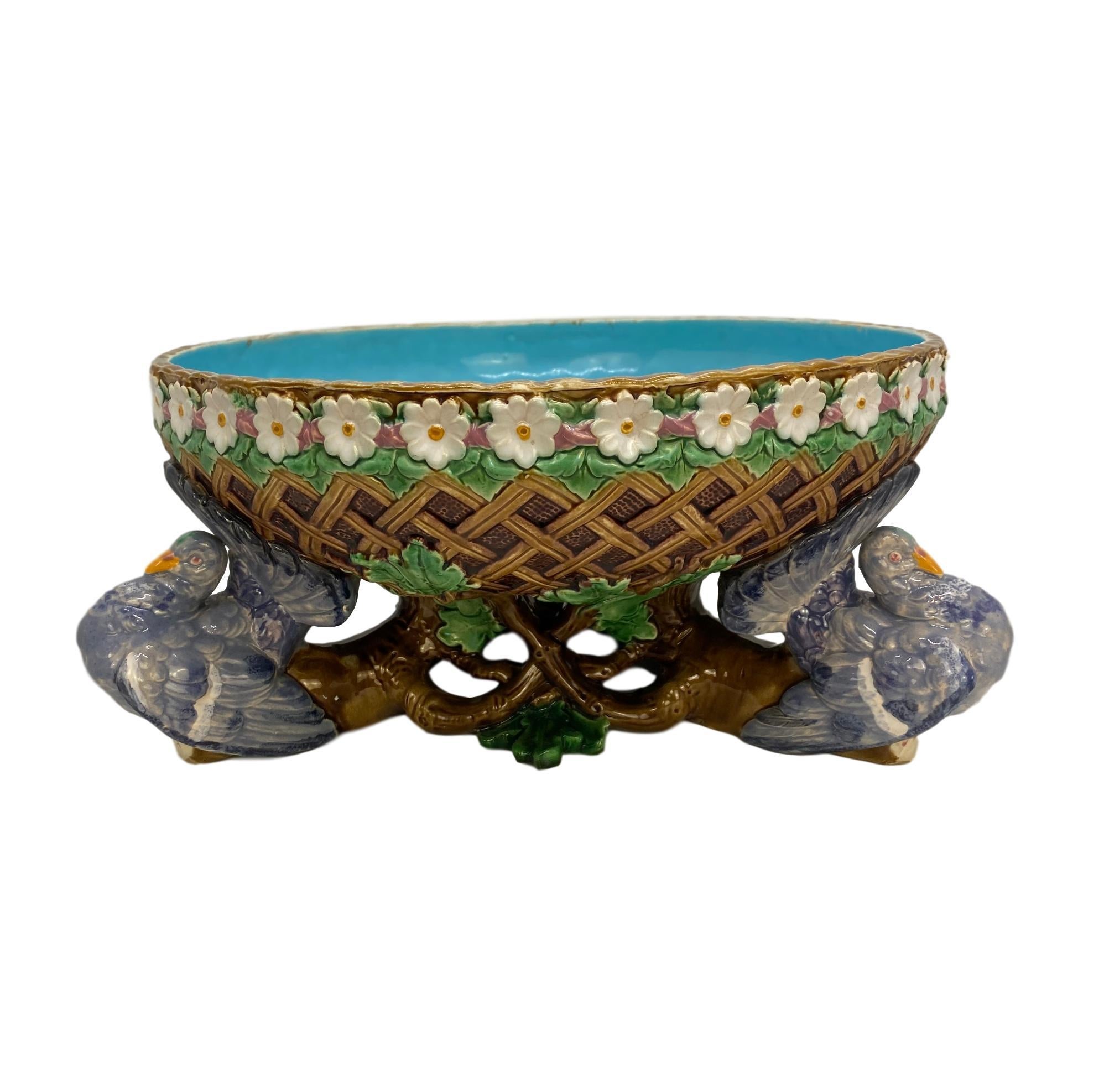 Victorian Minton Majolica Large Fruit Bowl with Three Pigeons Support, English, Dated 1870 For Sale