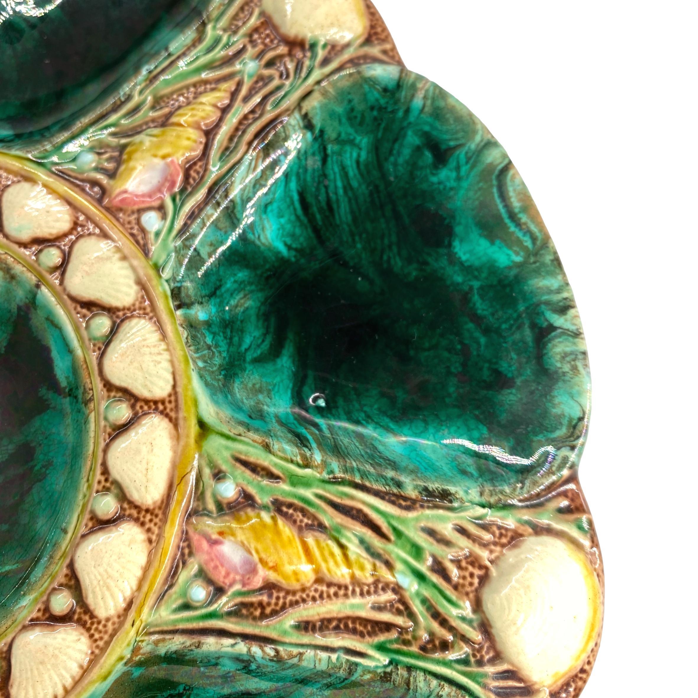 Inglese Piatto per ostriche in maiolica di Minton 
