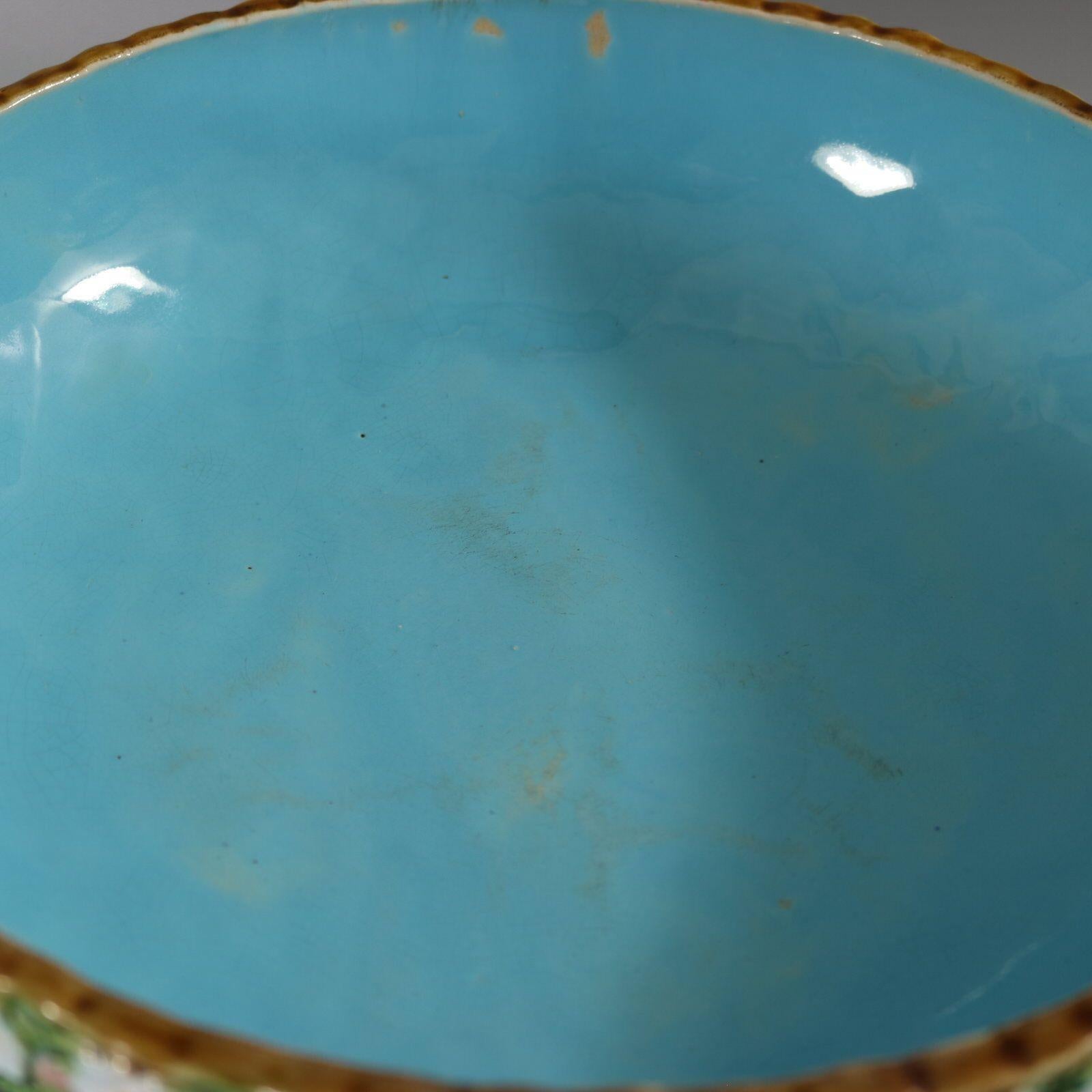 Minton Majolica Pigeon Centrepiece Bowl (bol de centre de table) en vente 8