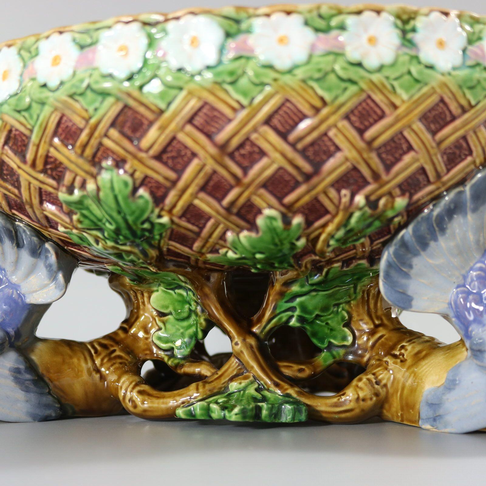 Majolique Minton Majolica Pigeon Centrepiece Bowl (bol de centre de table) en vente