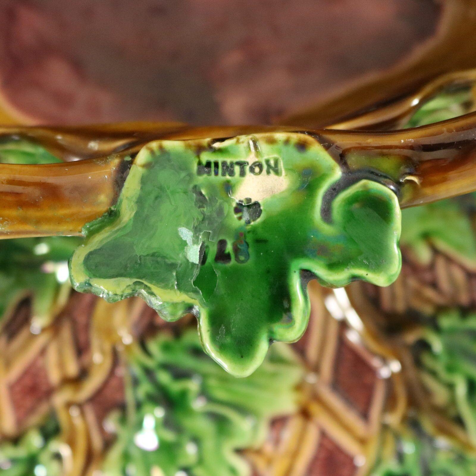 Minton Majolica Pigeon Centrepiece Bowl (bol de centre de table) en vente 3