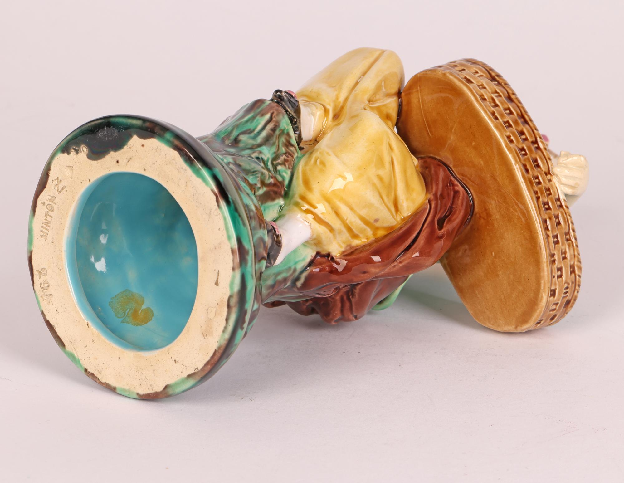 Figurine de jeune fille moissonneuse en poterie majolique de Minton 1864  en vente 4