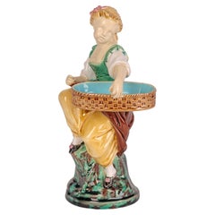 Figurine de jeune fille moissonneuse en poterie majolique de Minton 1864 