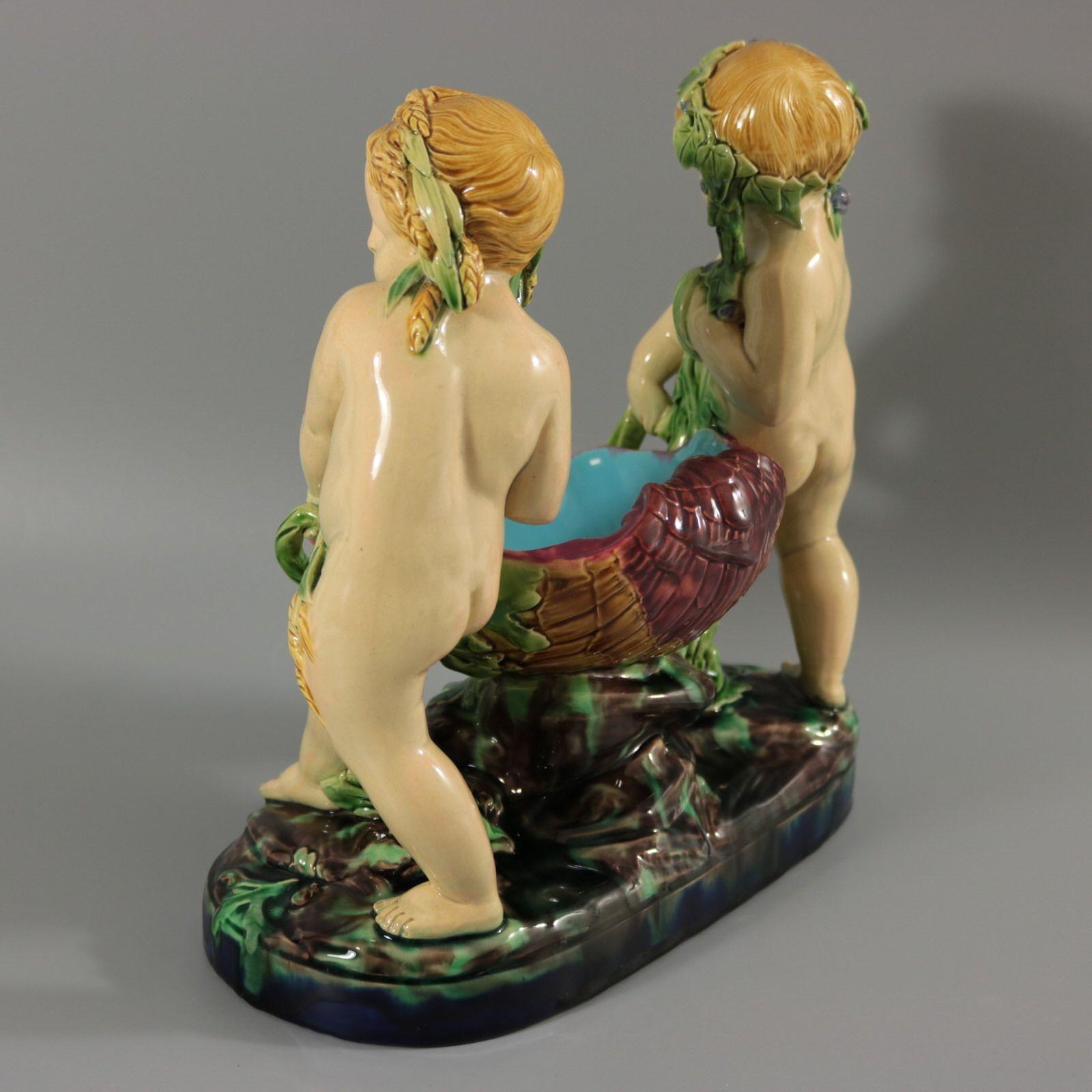 Minton Majolica Putti Shell Carriers In Fair Condition For Sale In Chelmsford, Essex