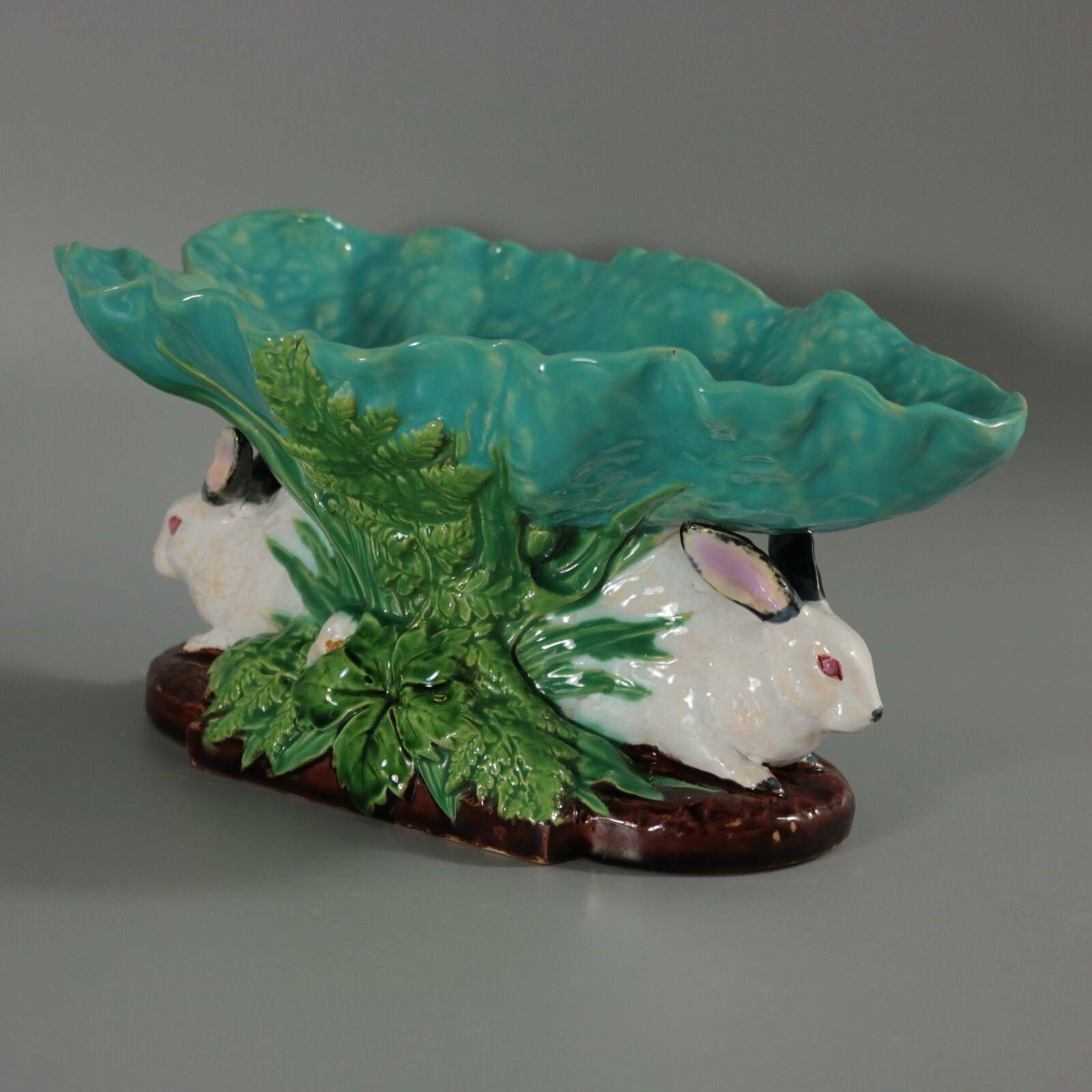 Minton Majolica Rabbits with Leaf Dish In Good Condition For Sale In Chelmsford, Essex