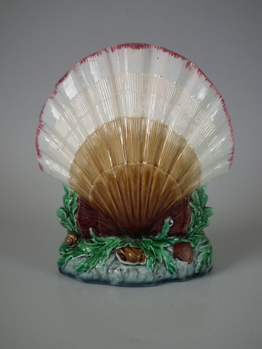 Minton Majolica Shell Flower Holder In Good Condition For Sale In Chelmsford, Essex