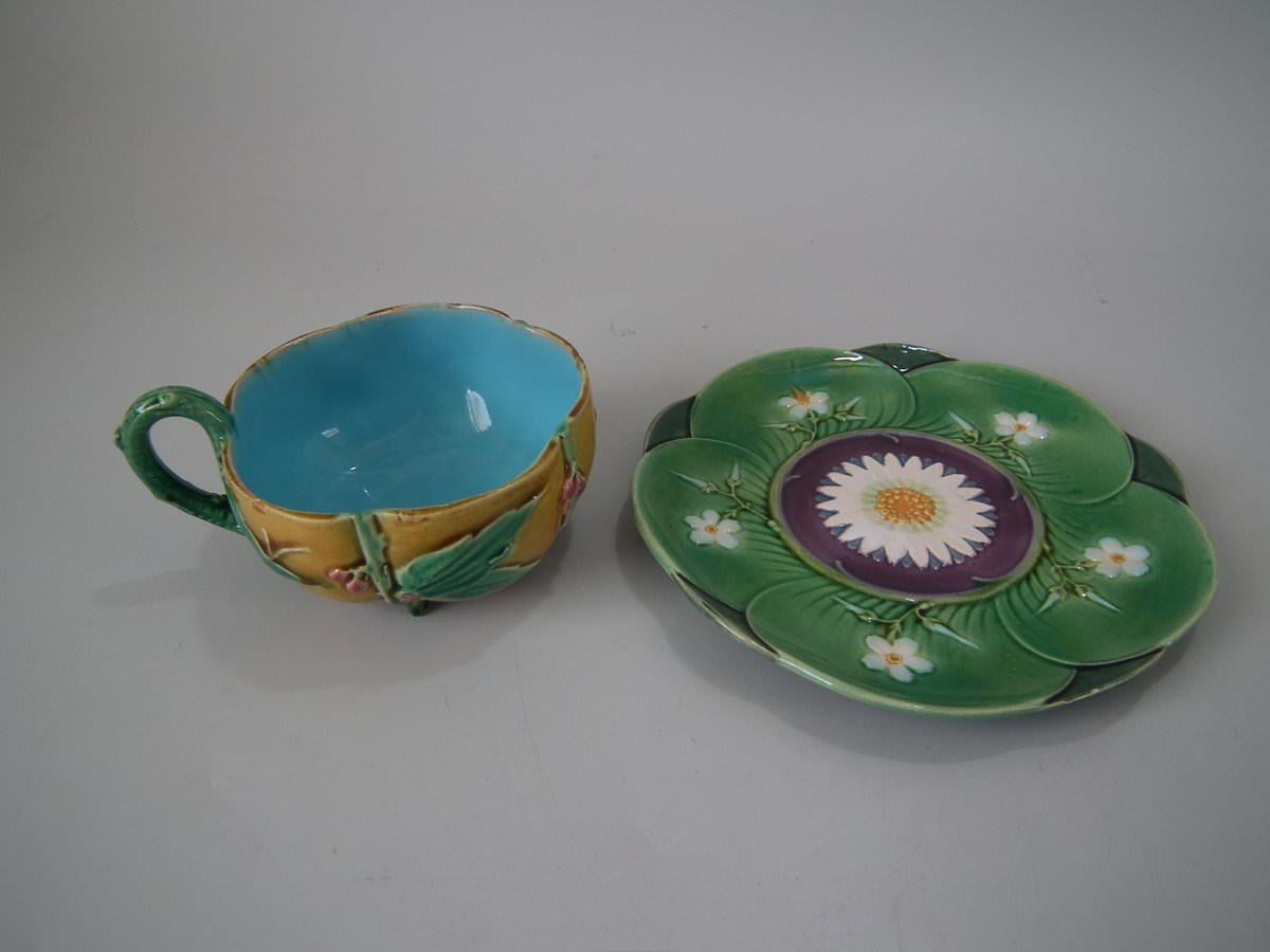 Minton Majolica Teacup and Saucer In Good Condition In Chelmsford, Essex